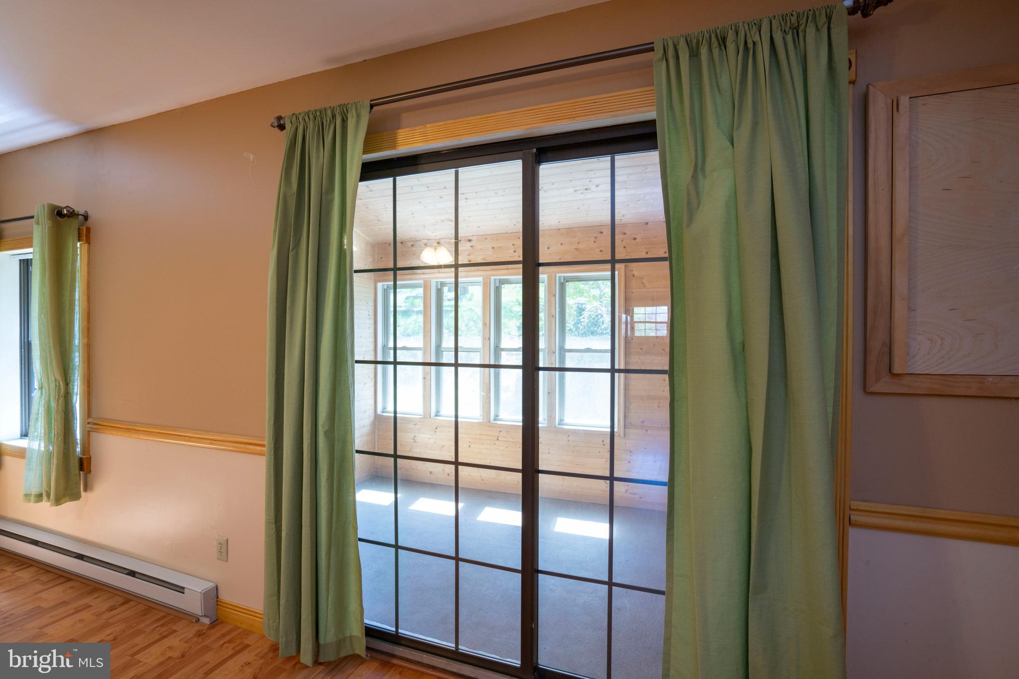 COUNTRY PLACE - Residential