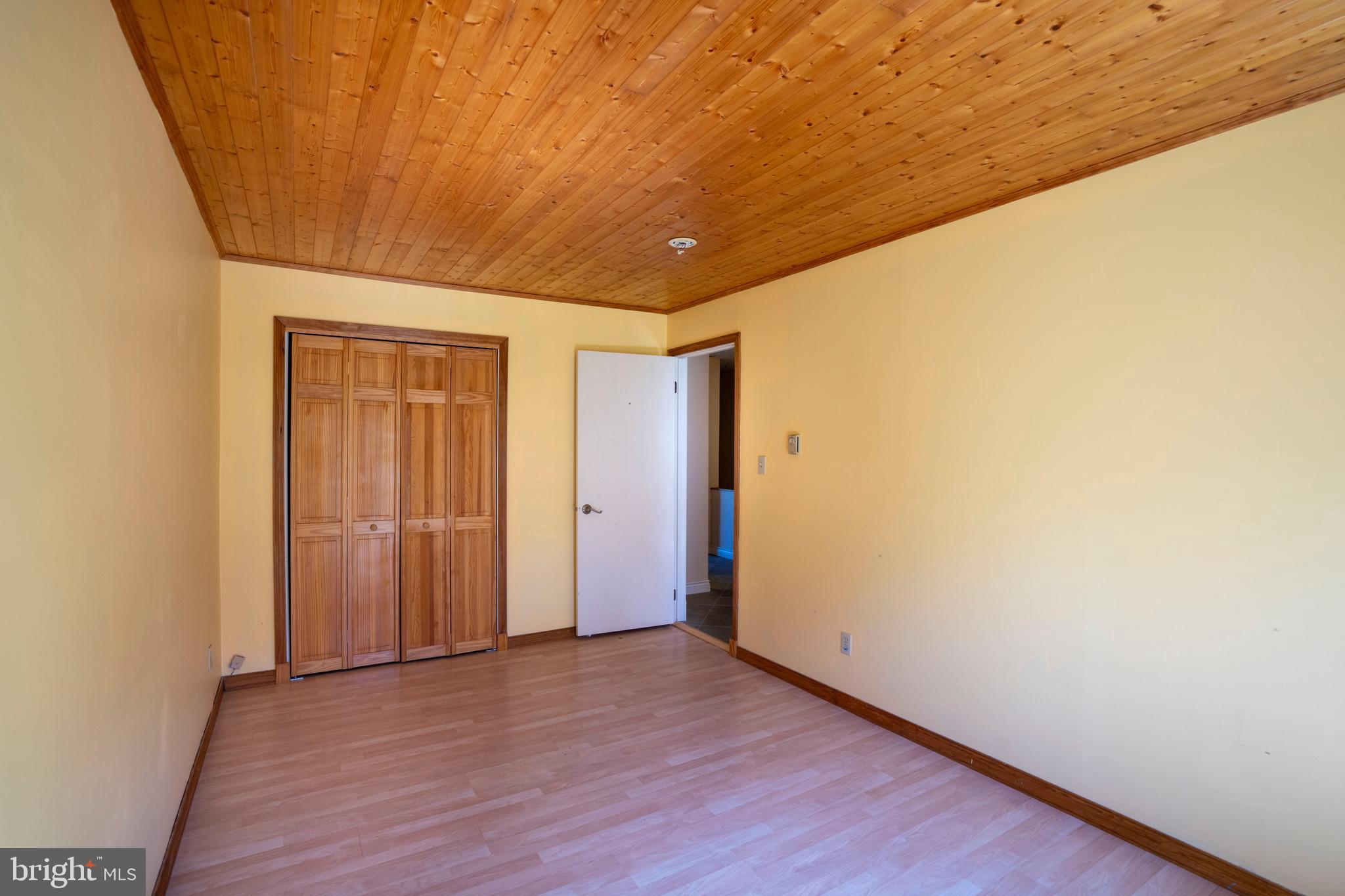 COUNTRY PLACE - Residential