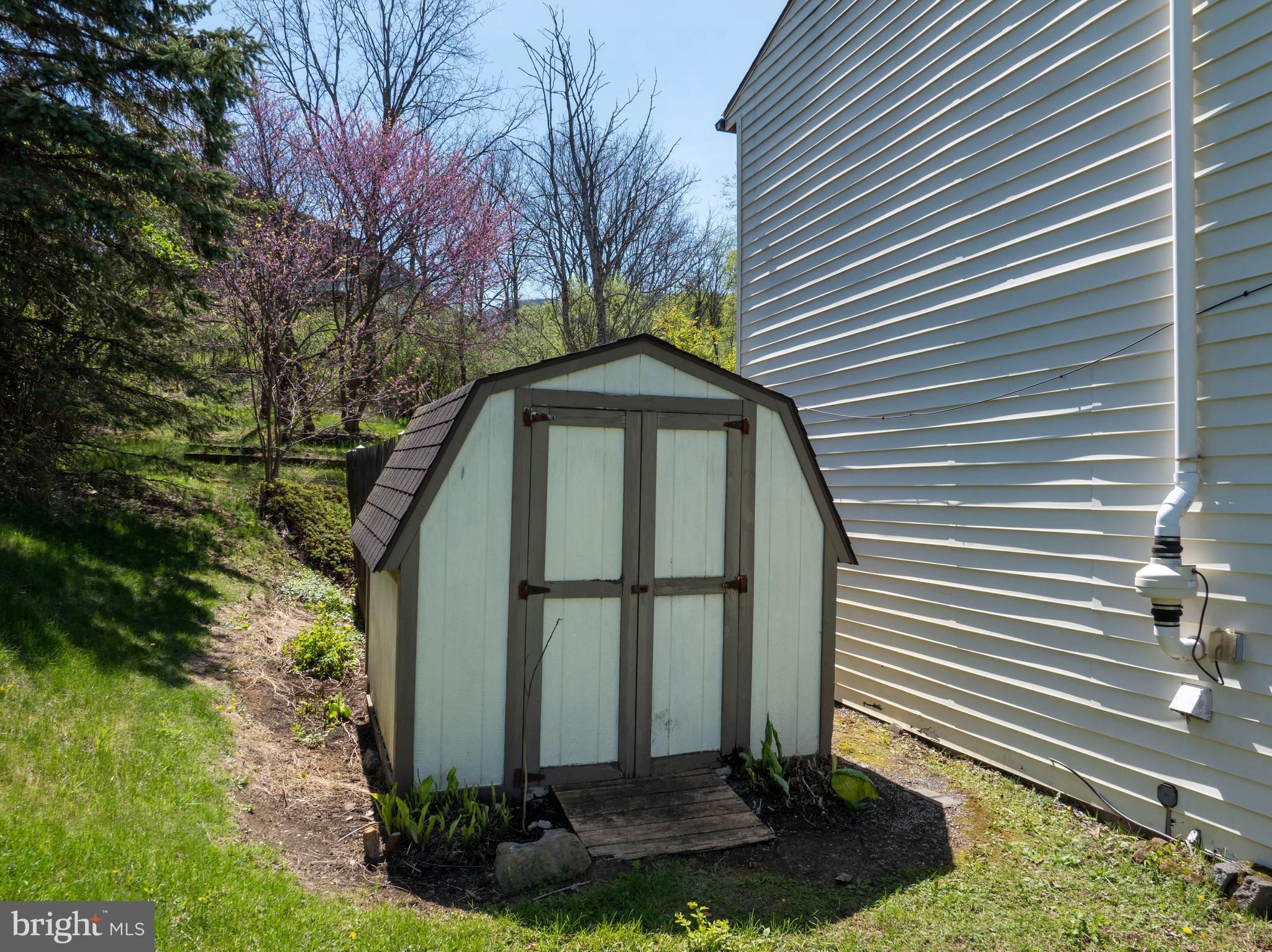 COUNTRY PLACE - Residential
