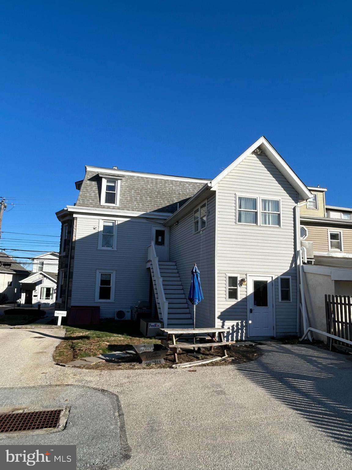 116 E KING STREET