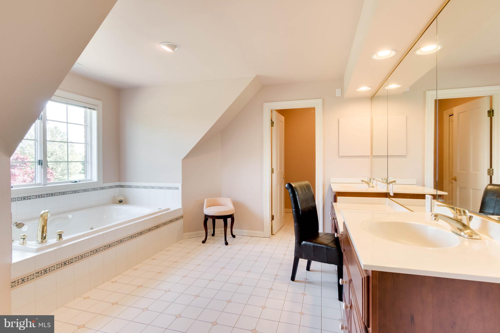 TODD LAKES - Residential