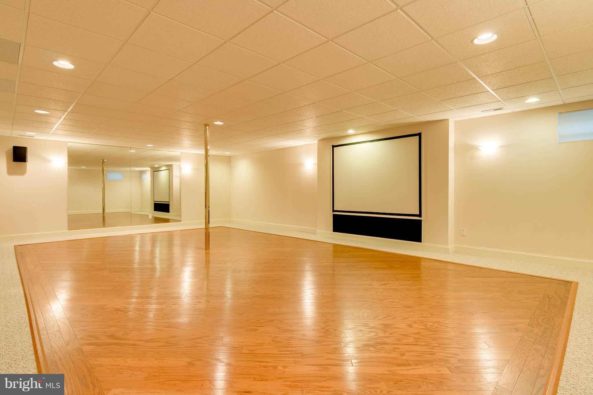 TODD LAKES - Residential