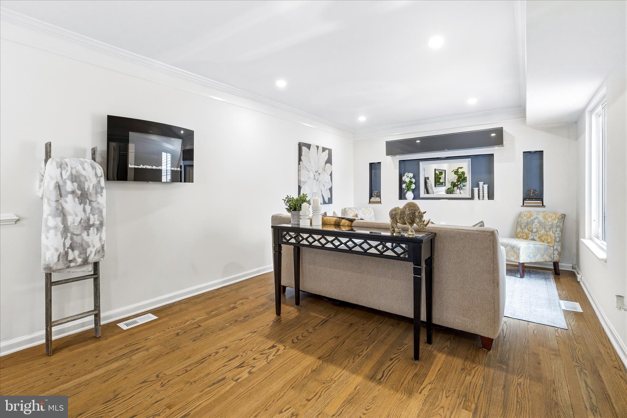 NEWPORT ESTATES - Residential