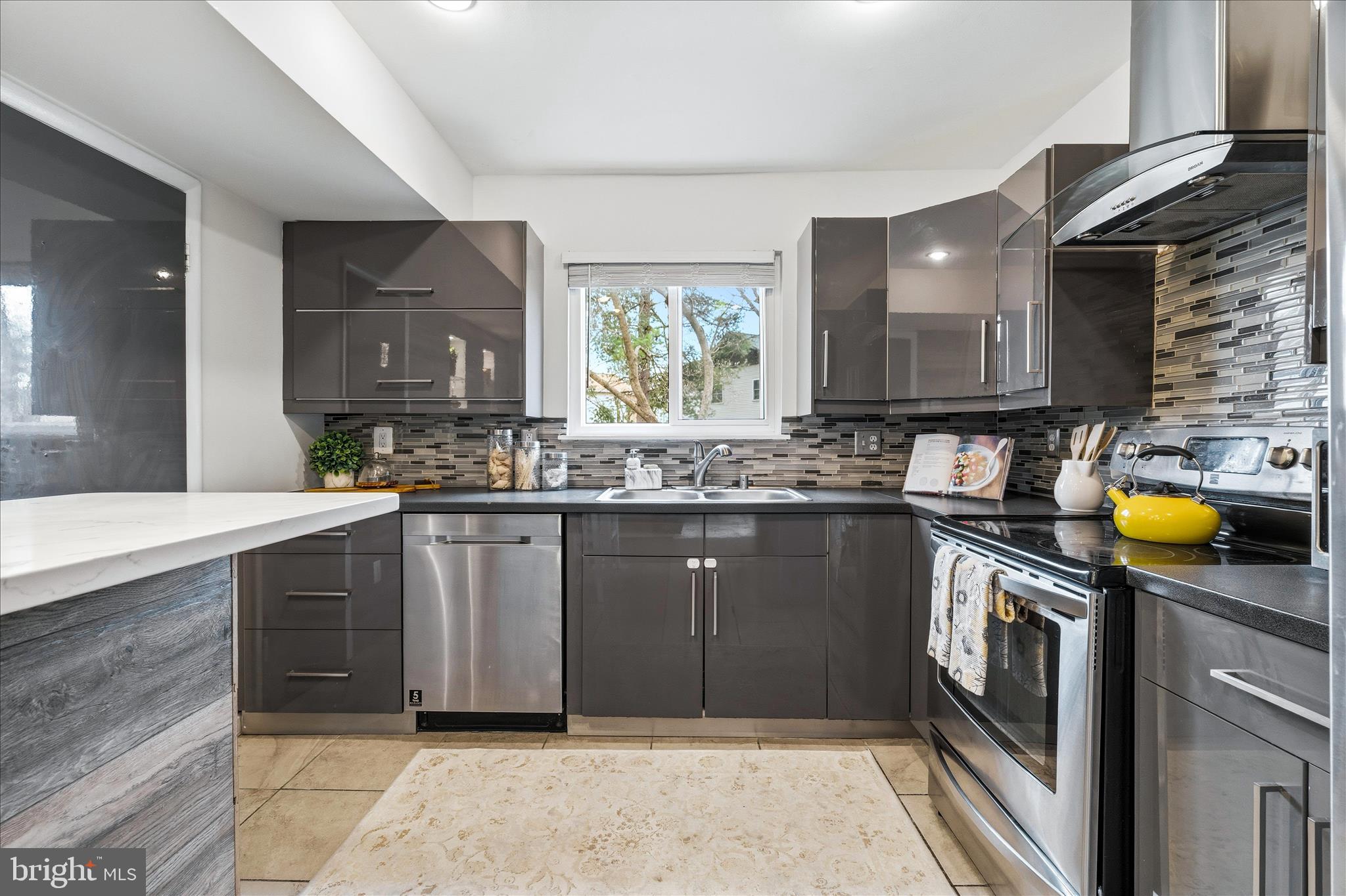 NEWPORT ESTATES - Residential