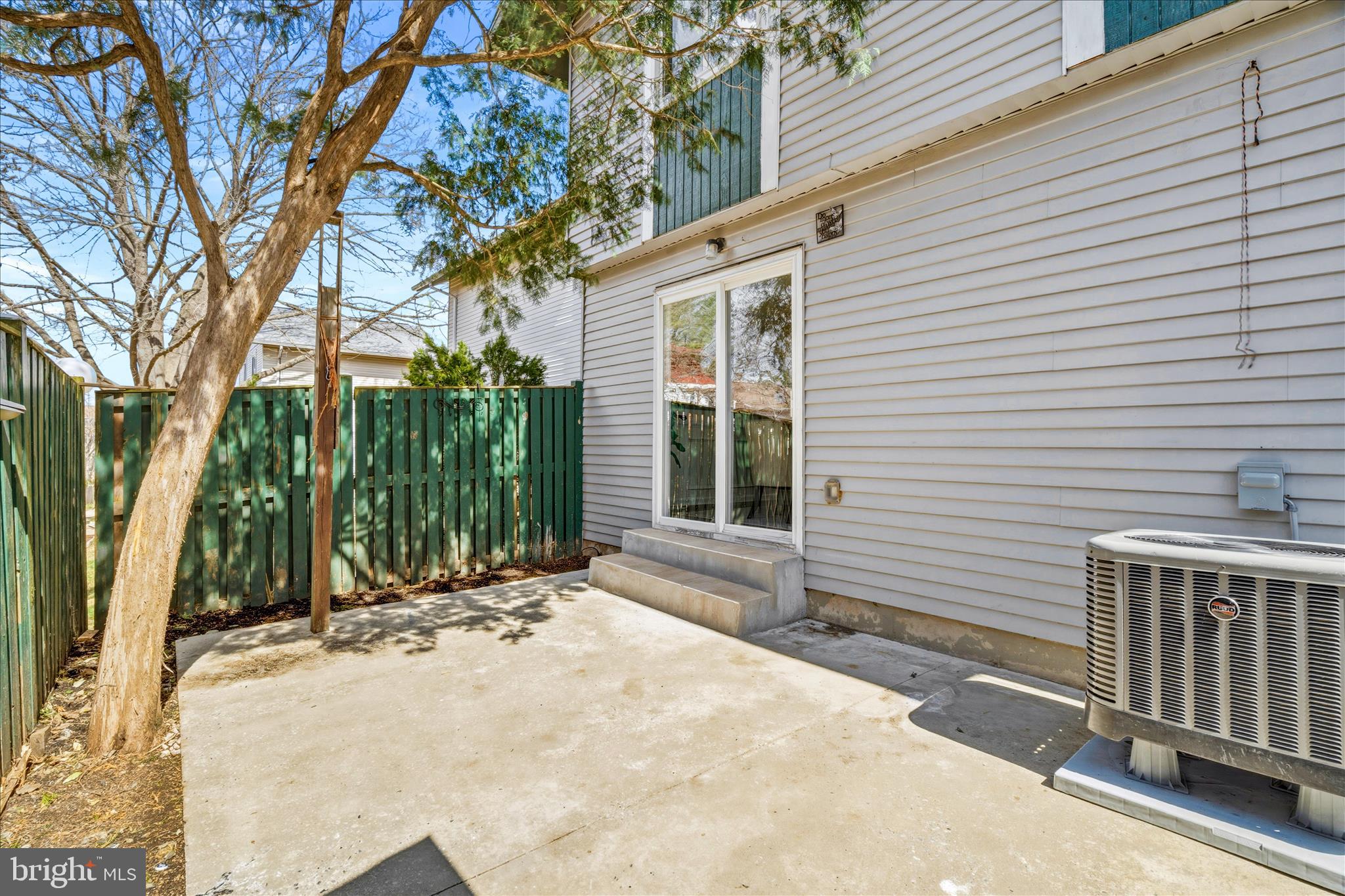 NEWPORT ESTATES - Residential