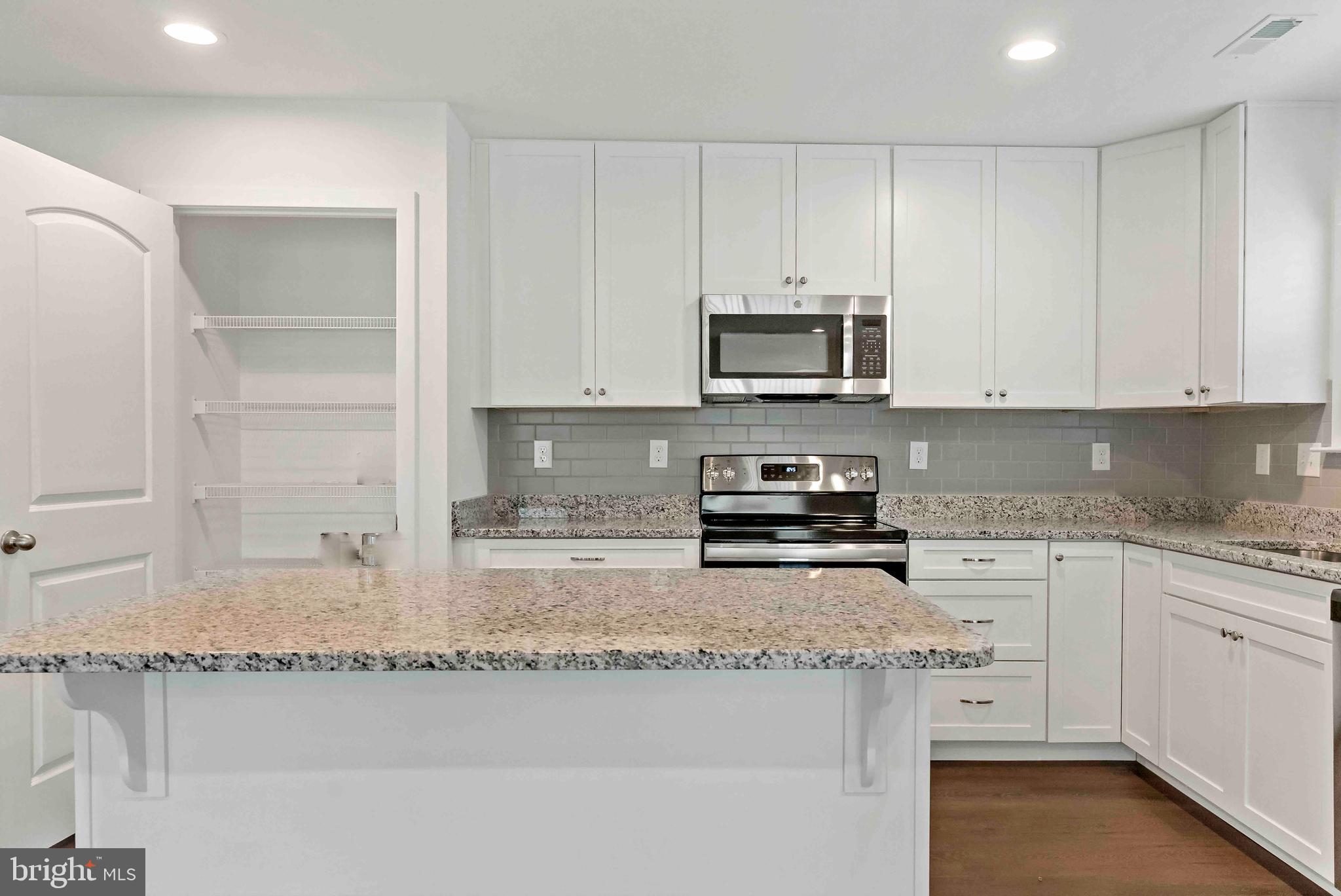 CARDINAL POINTE - Residential