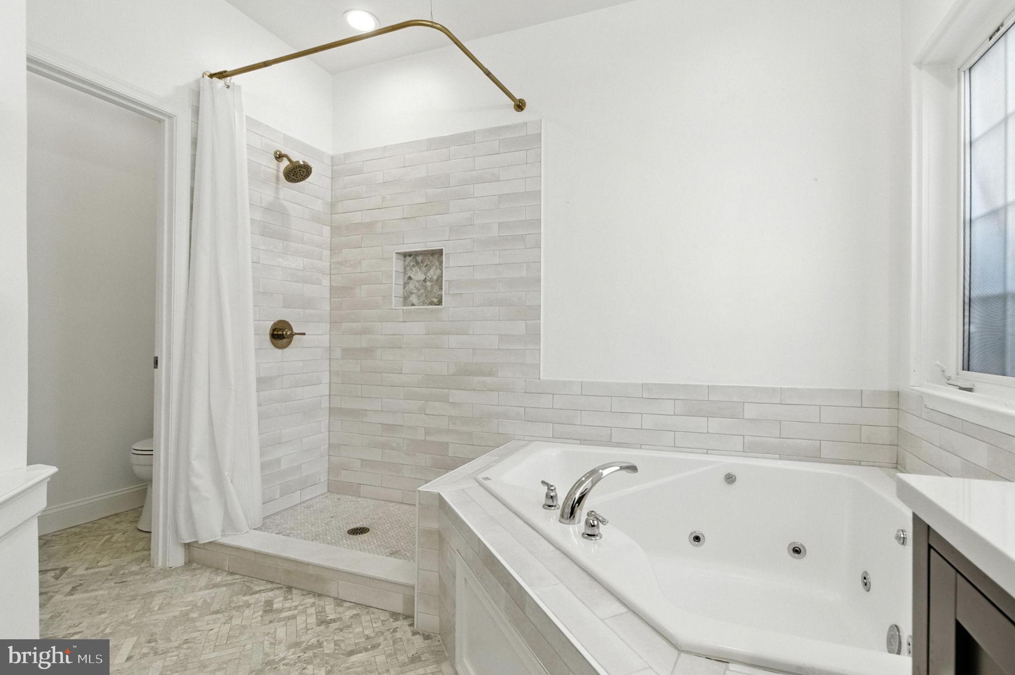 WOOD POINTE - Residential