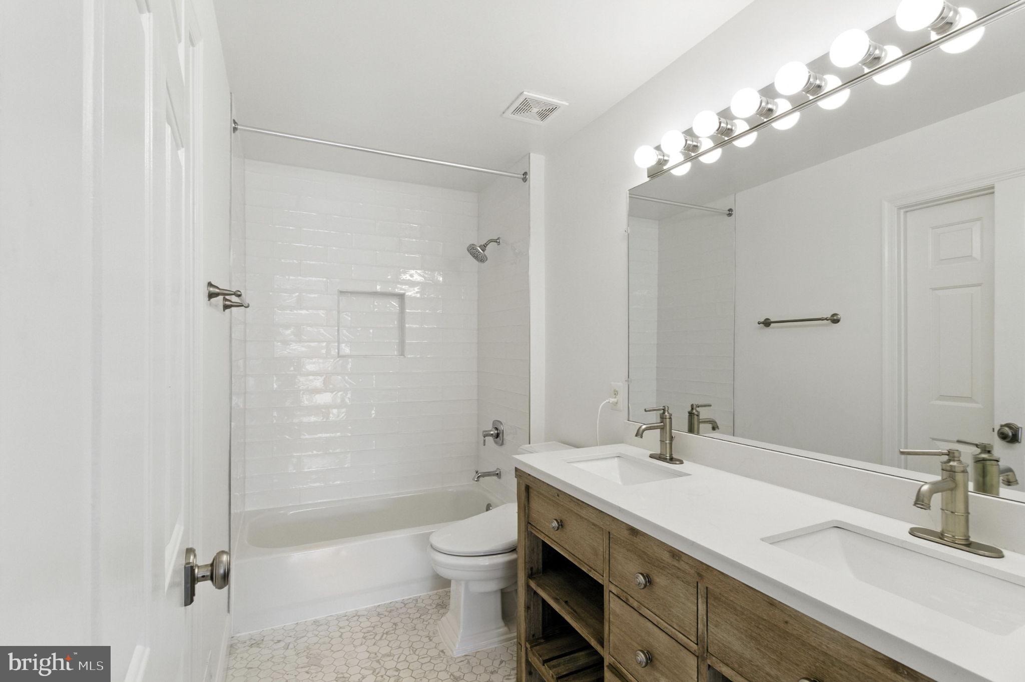 WOOD POINTE - Residential