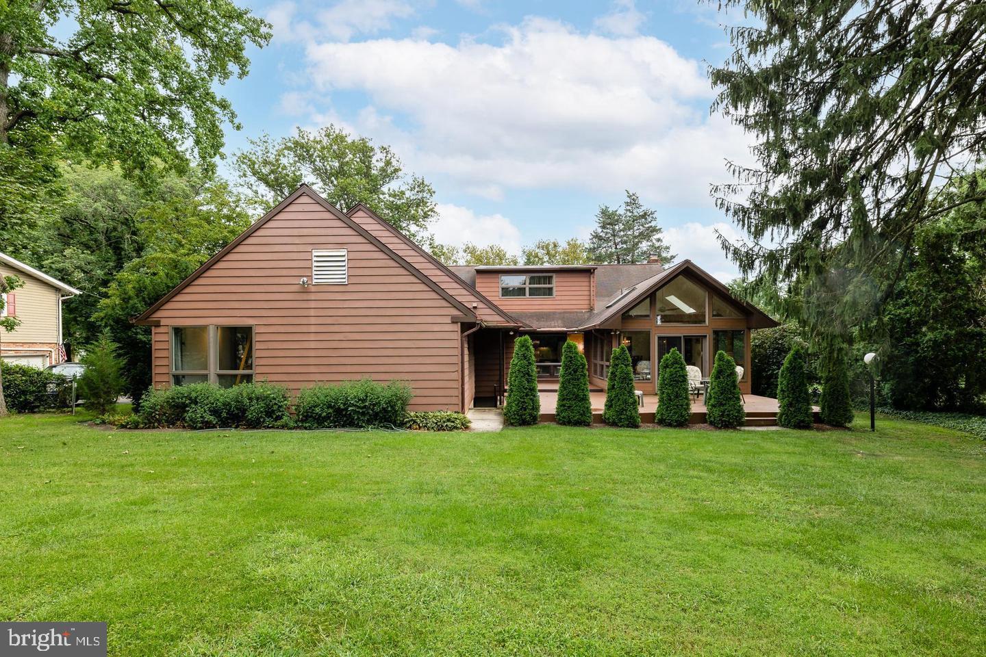 1 BUTTONWOOD LANE