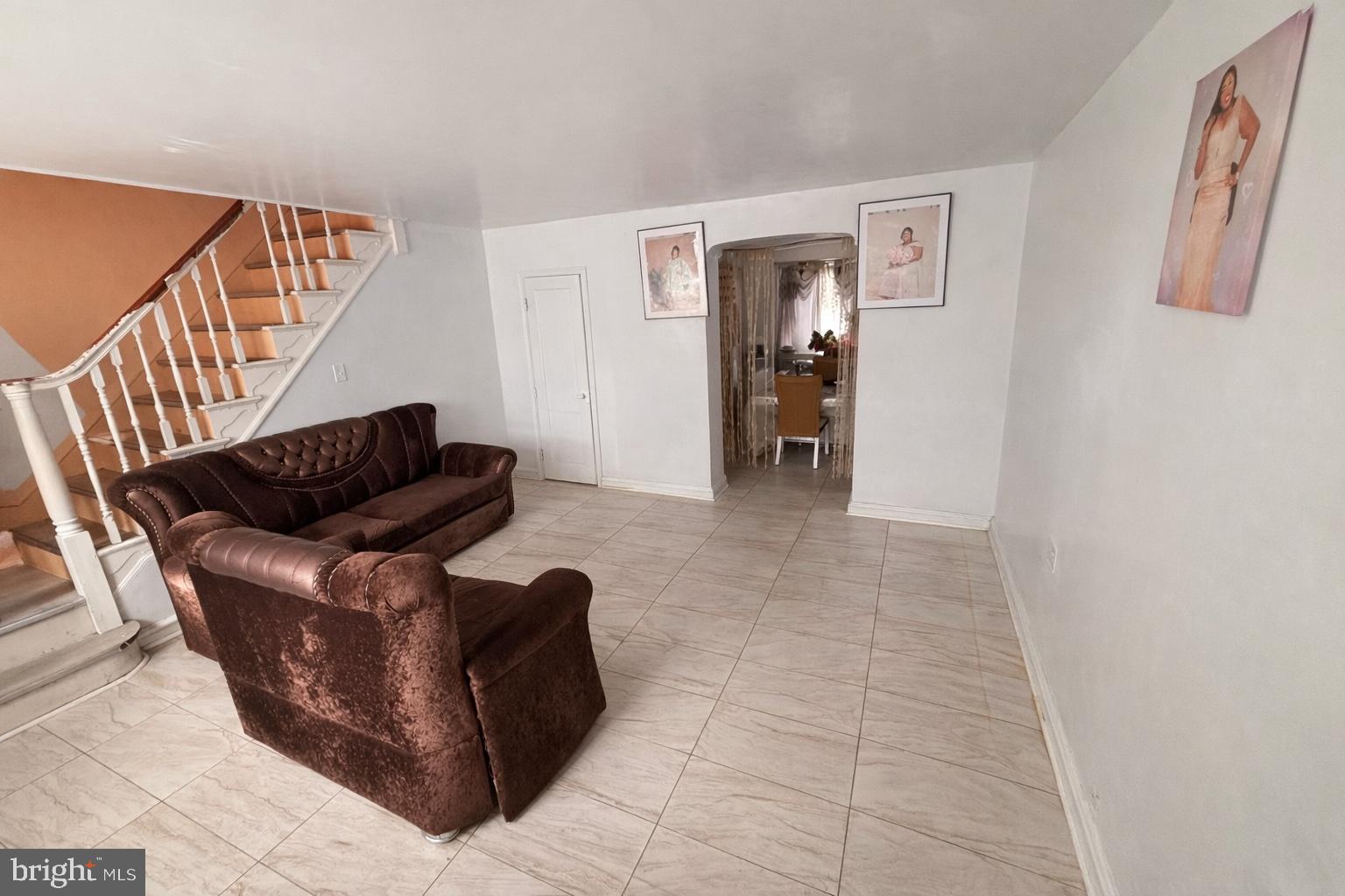 OXFORD CIRCLE - Residential