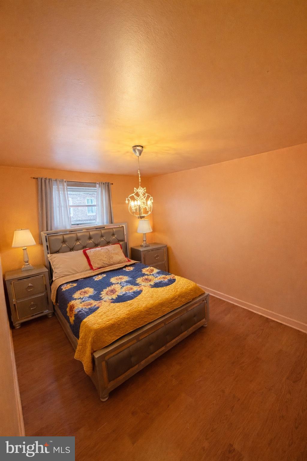 OXFORD CIRCLE - Residential