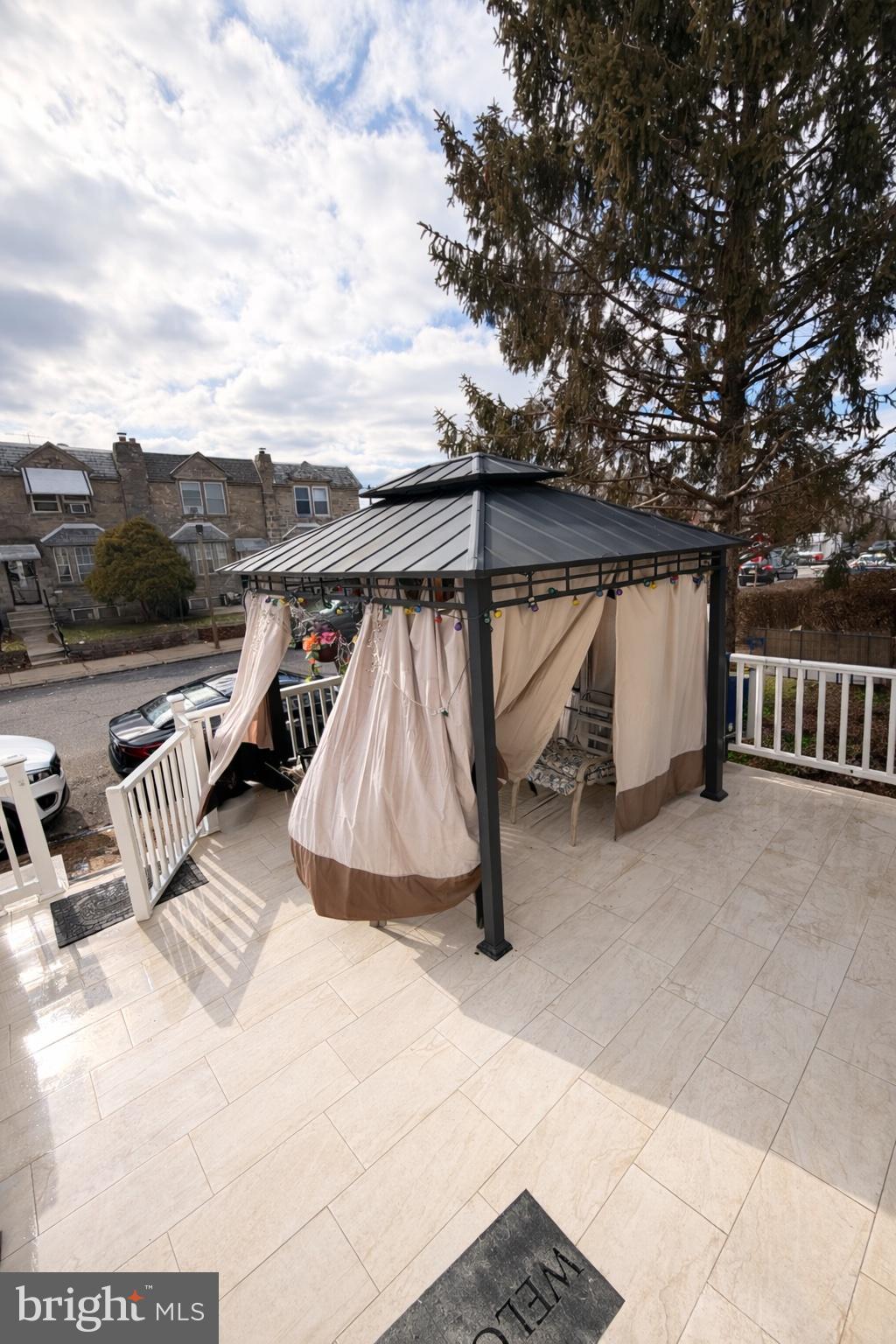 OXFORD CIRCLE - Residential