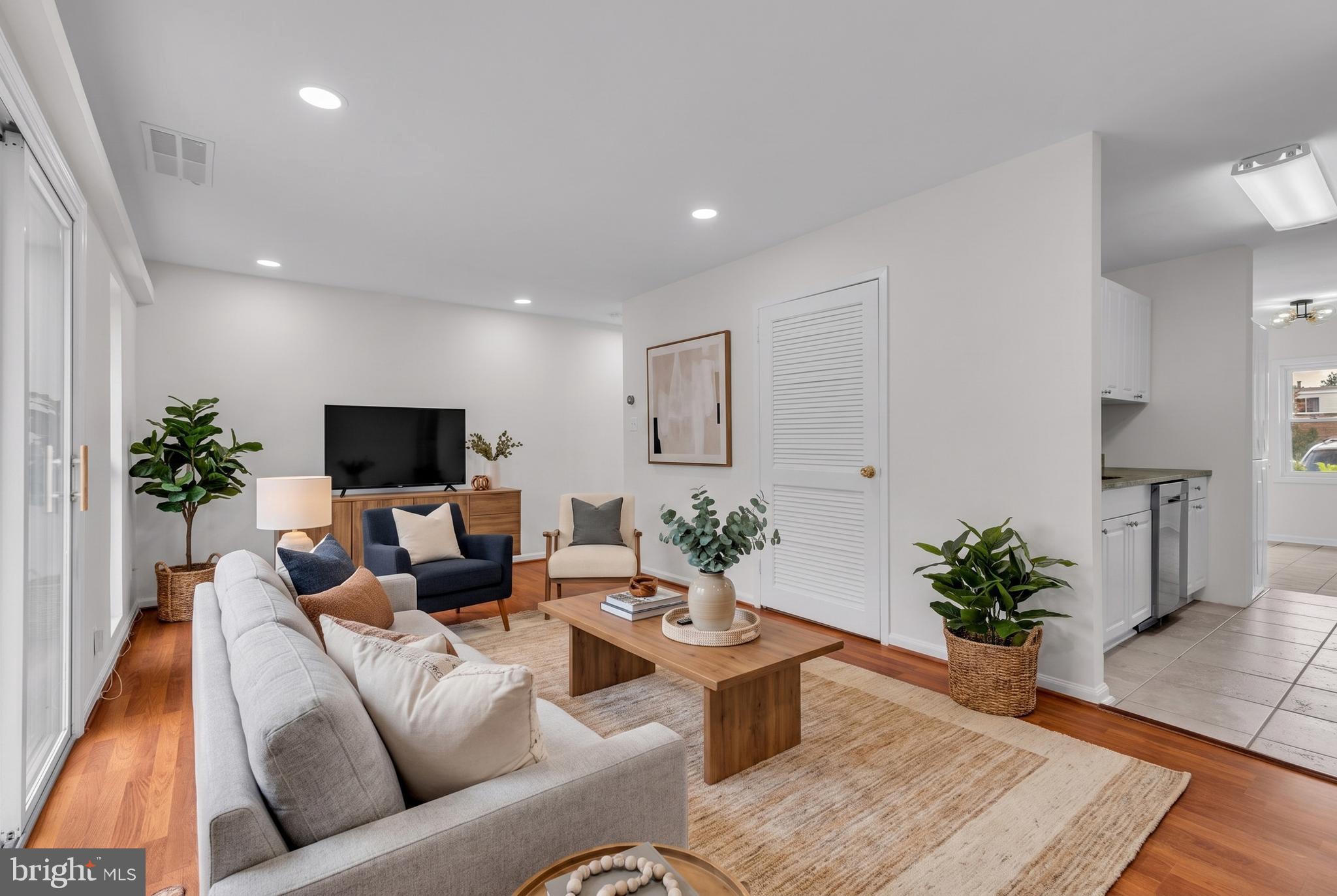 1233 MAGNOLIA LANE