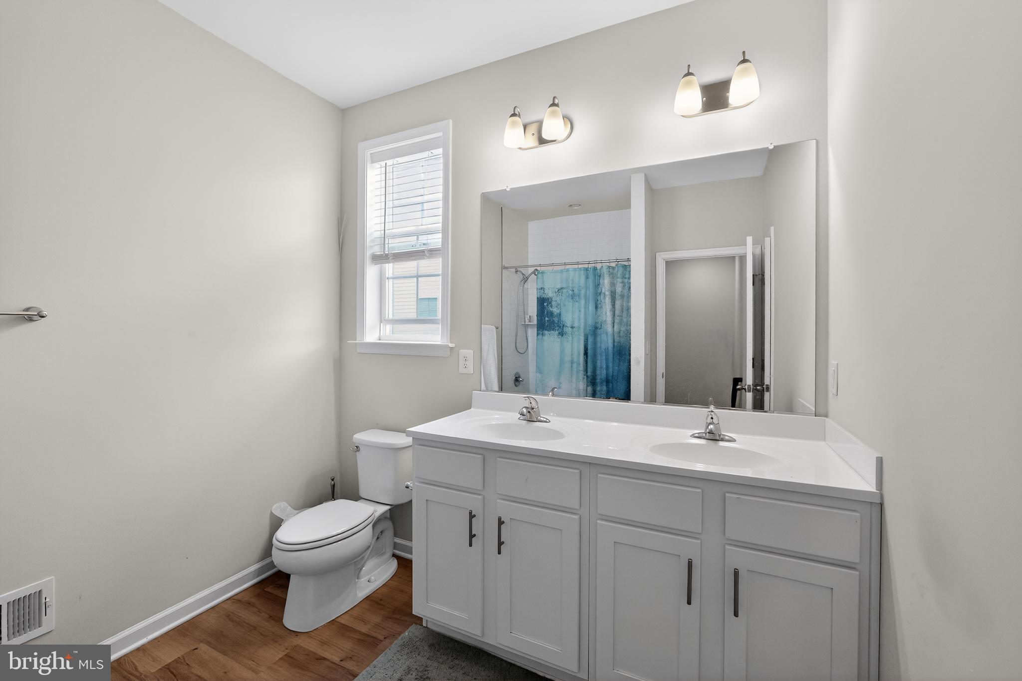 LAUREL OVERLOOK - Residential