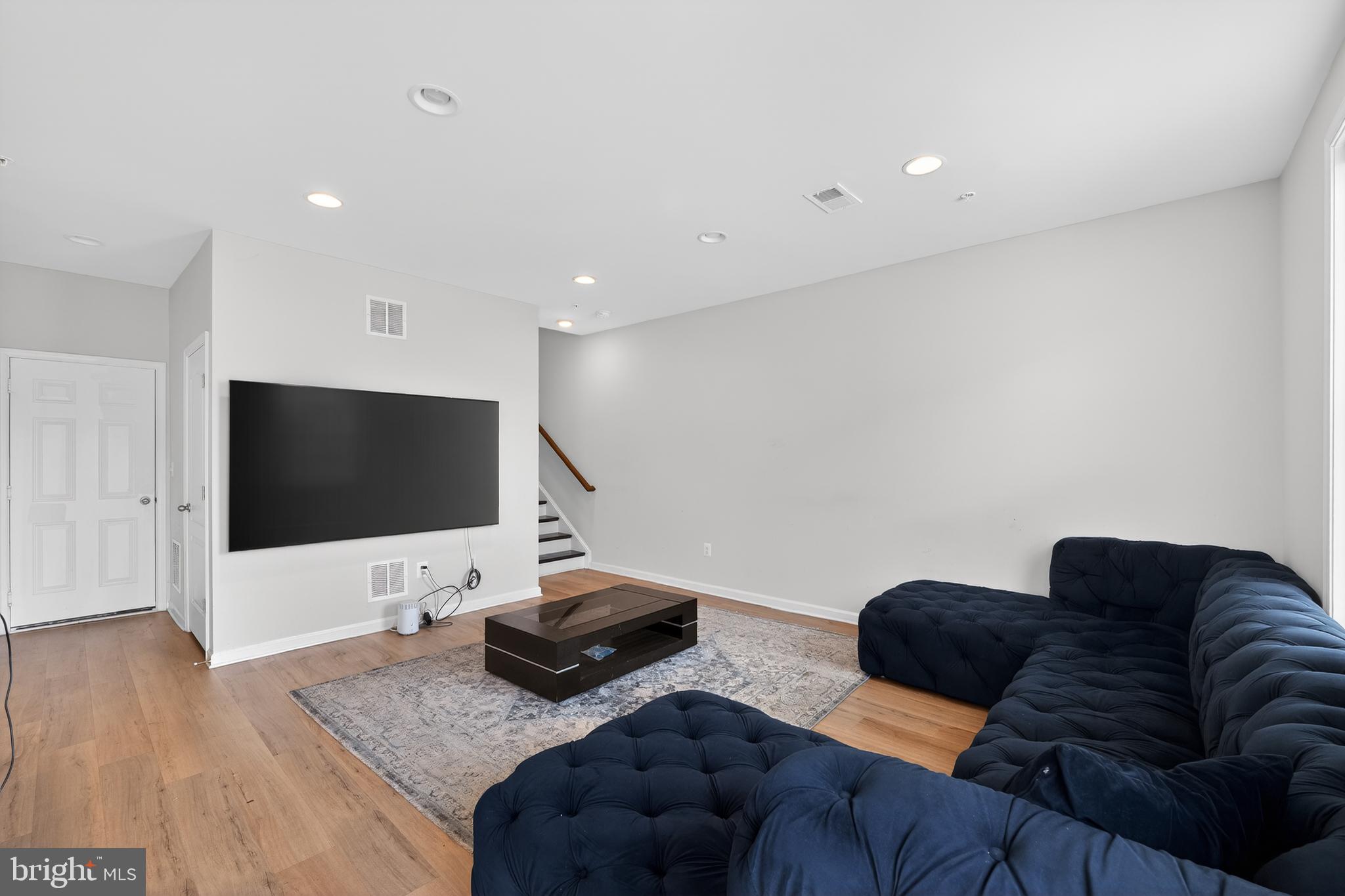 LAUREL OVERLOOK - Residential