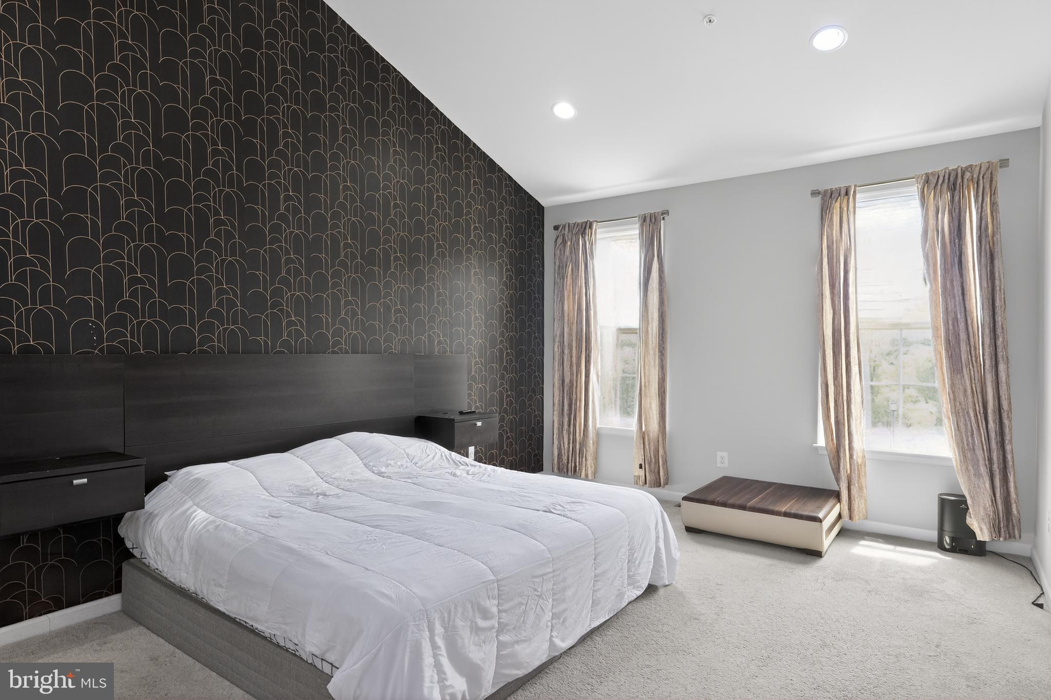 LAUREL OVERLOOK - Residential