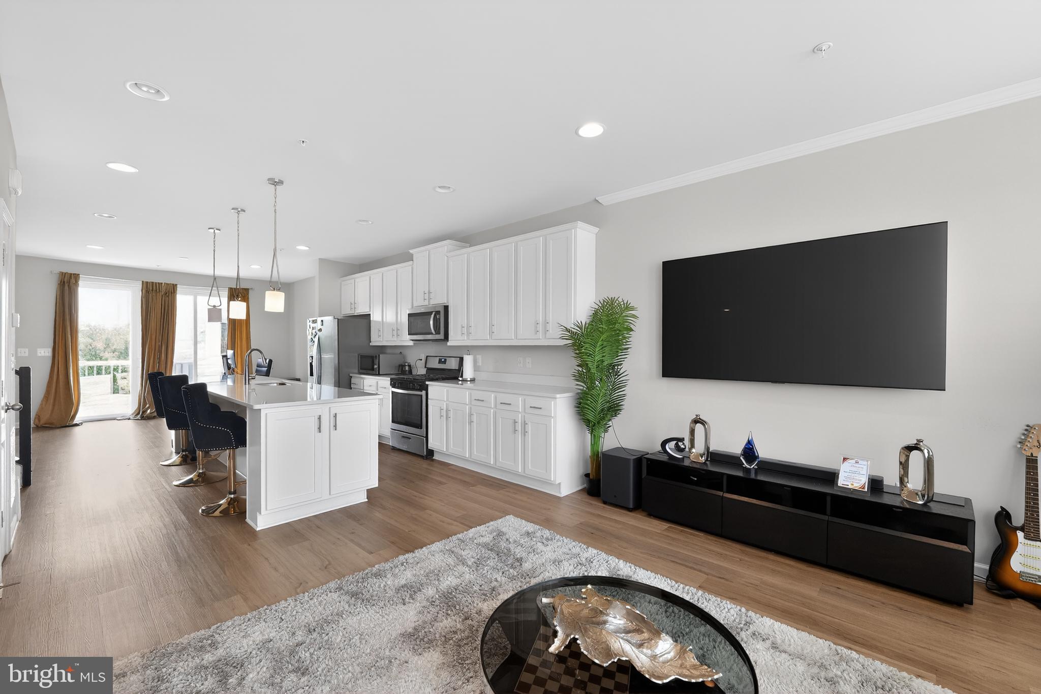 LAUREL OVERLOOK - Residential