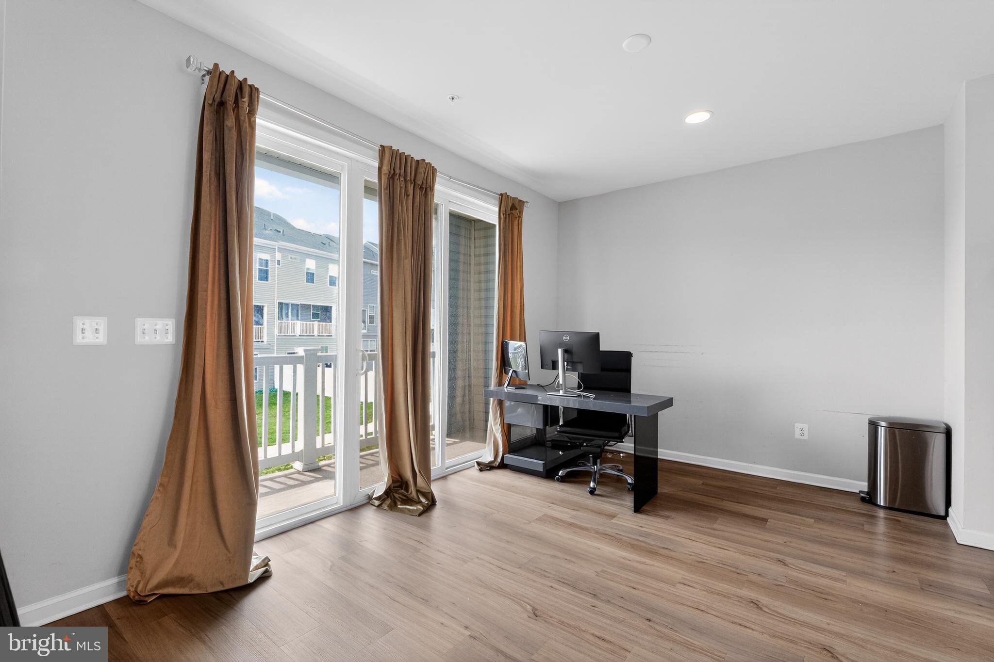 LAUREL OVERLOOK - Residential