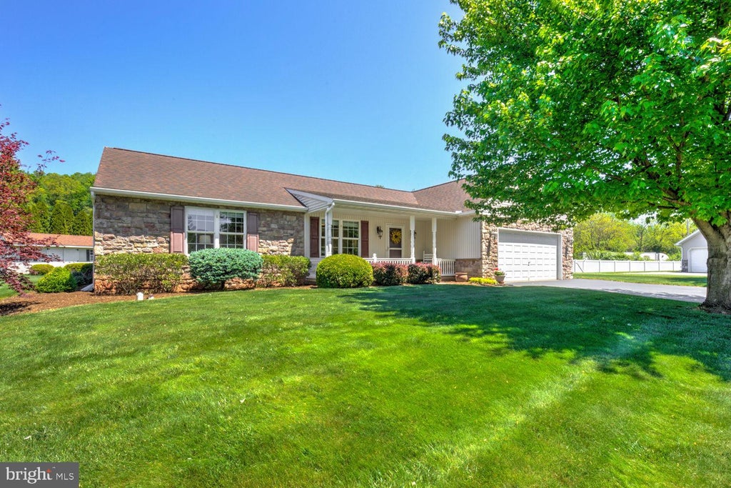 Photo of 156 Shalom Drive, DENVER, PA 17517 (MLS # PALA2088170)