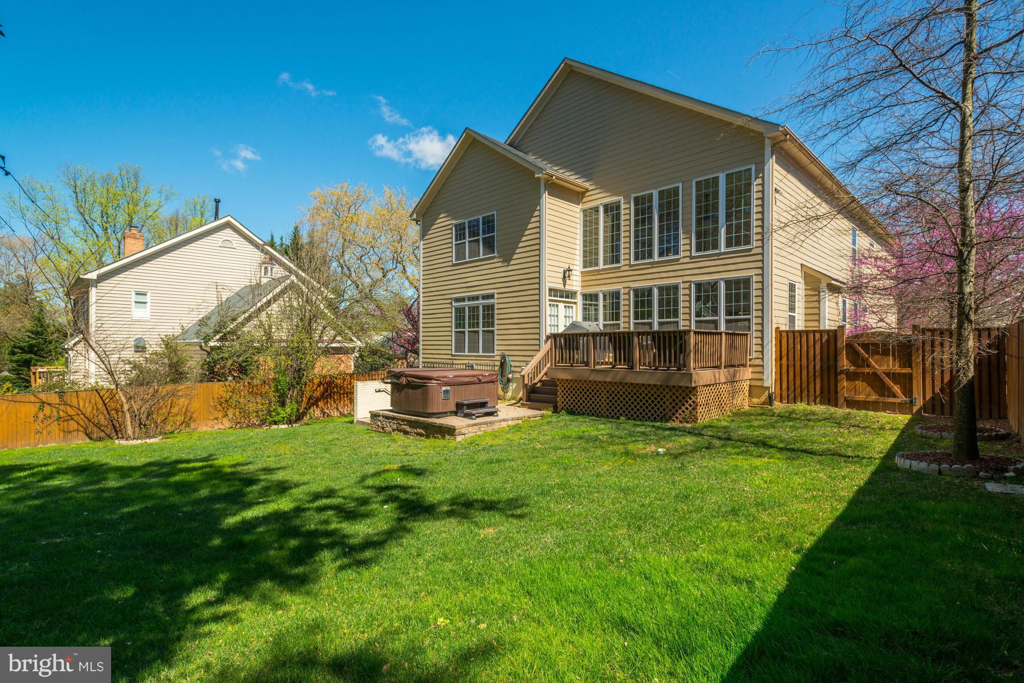 LEE HEIGHTS - Residential