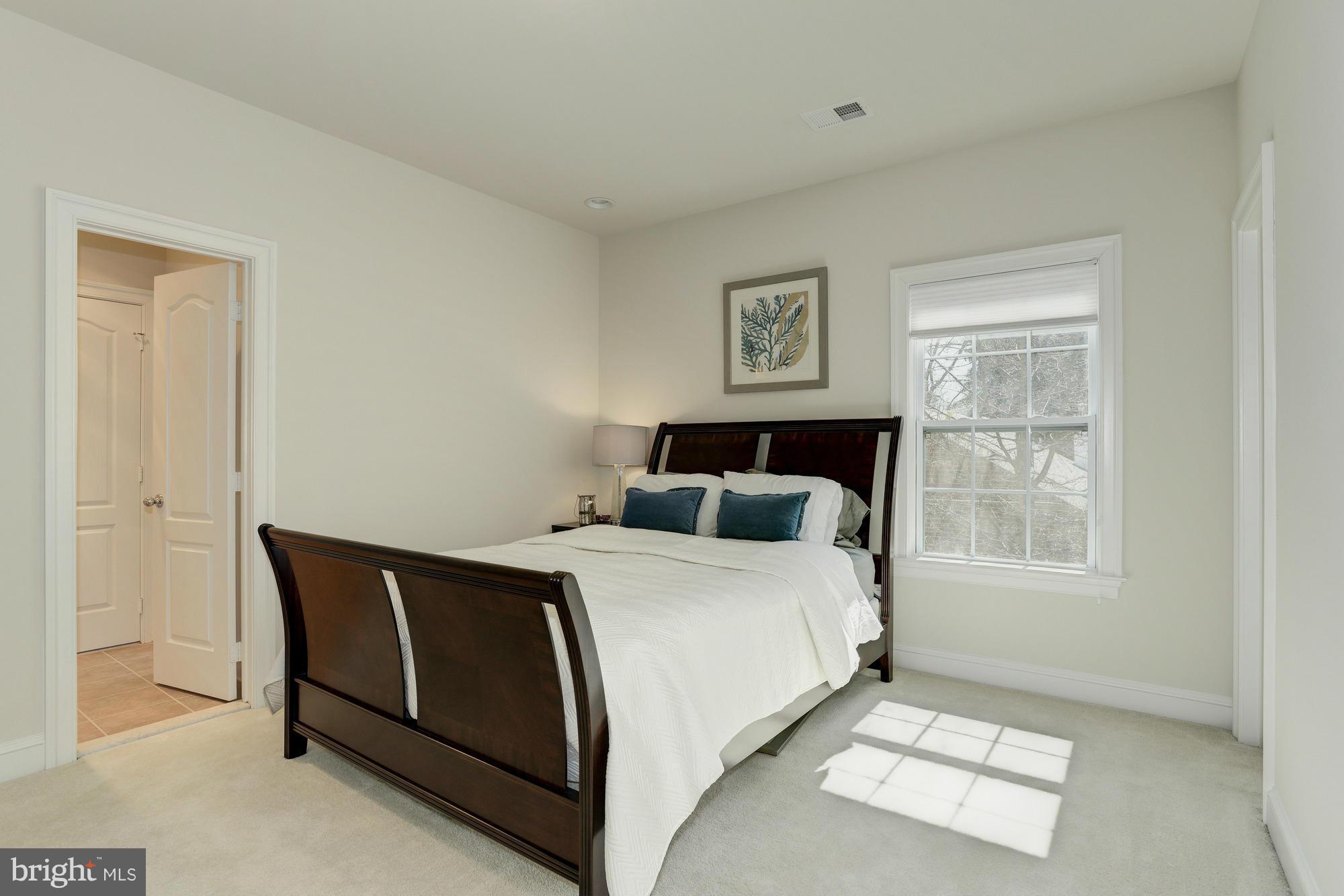 LEE HEIGHTS - Residential