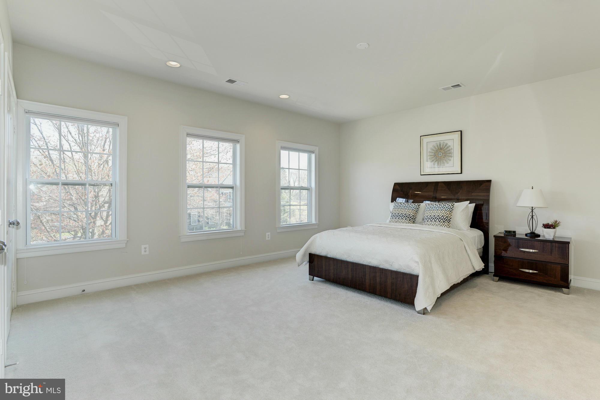 LEE HEIGHTS - Residential