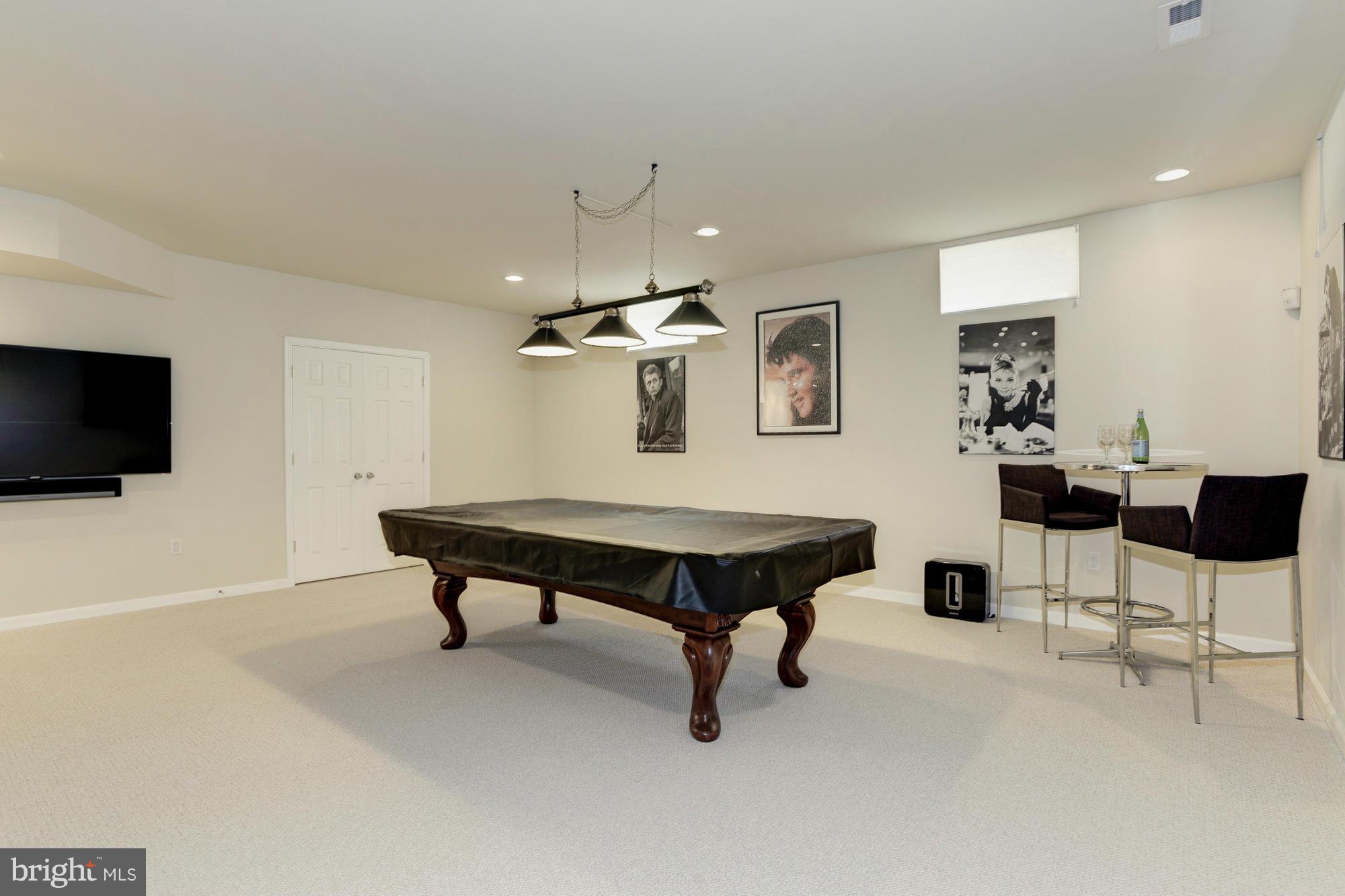 LEE HEIGHTS - Residential