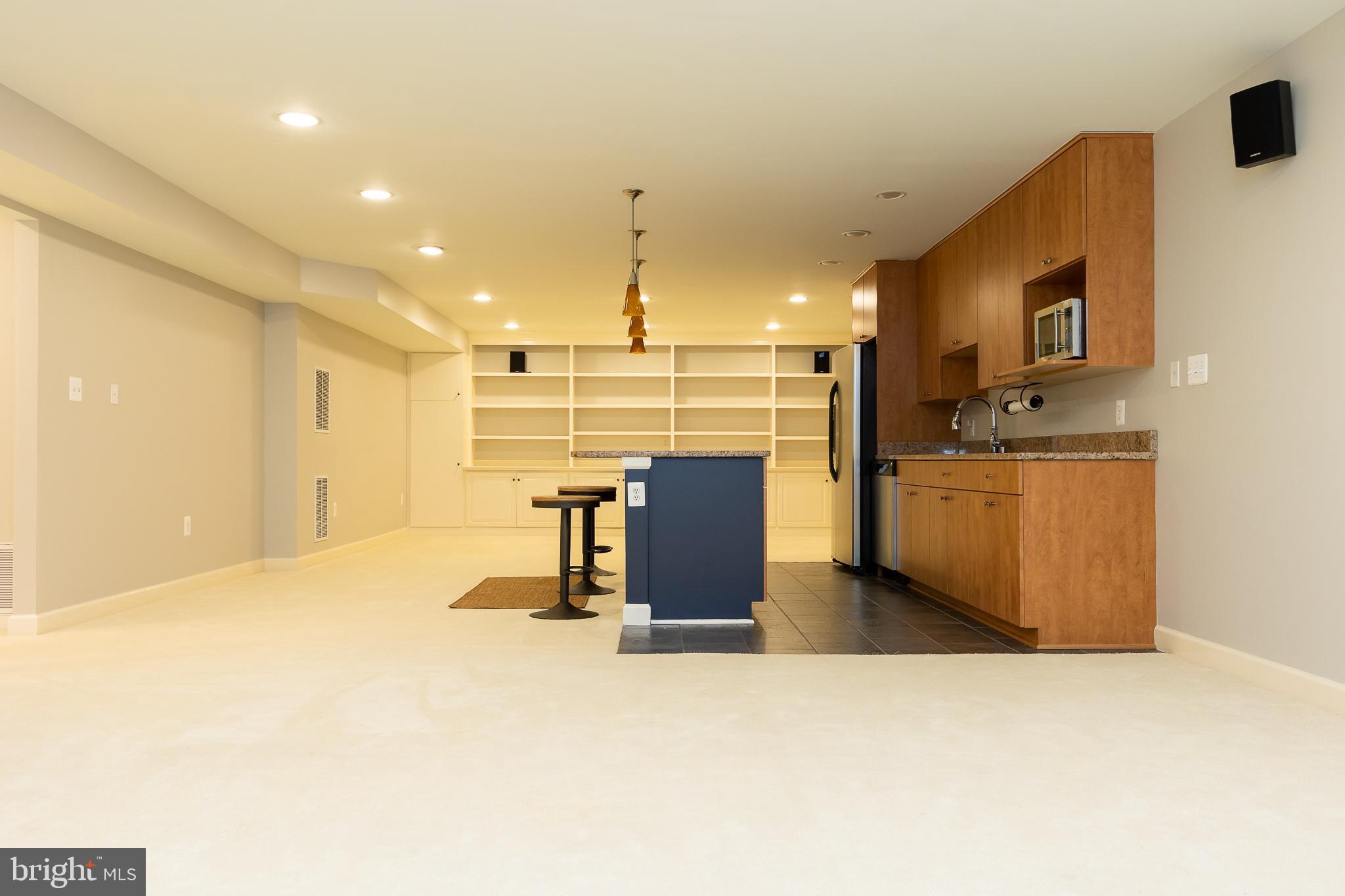 KING FARM WATKINS POND - Residential