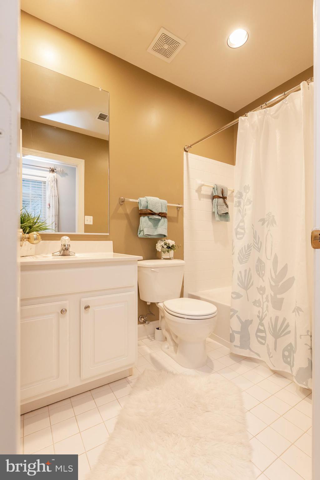 KING FARM WATKINS POND - Residential