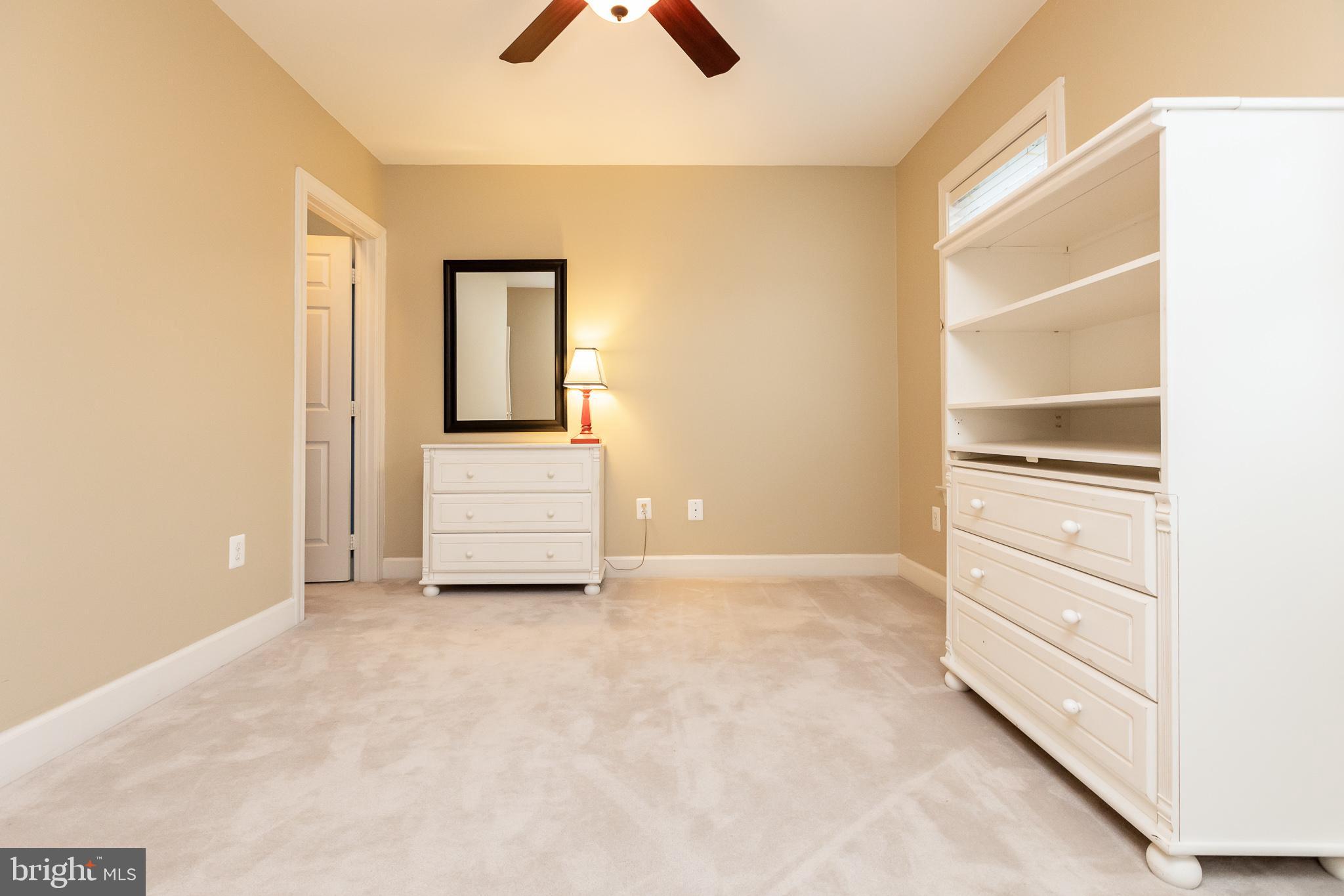 KING FARM WATKINS POND - Residential