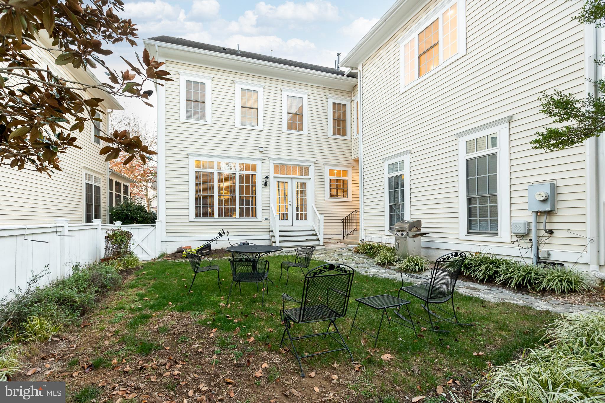 KING FARM WATKINS POND - Residential