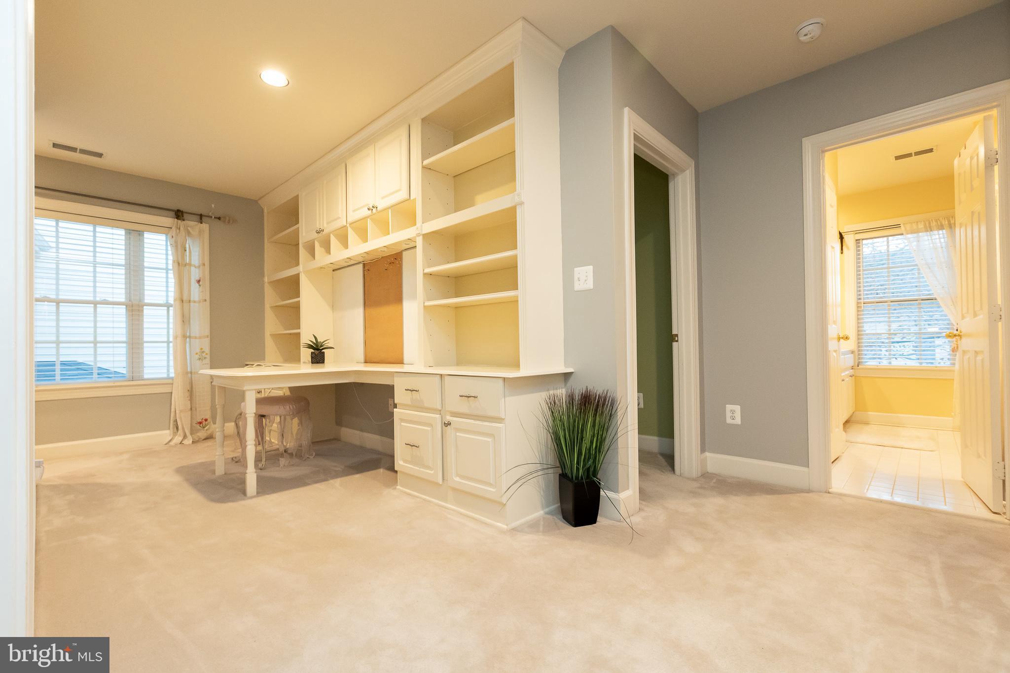 KING FARM WATKINS POND - Residential