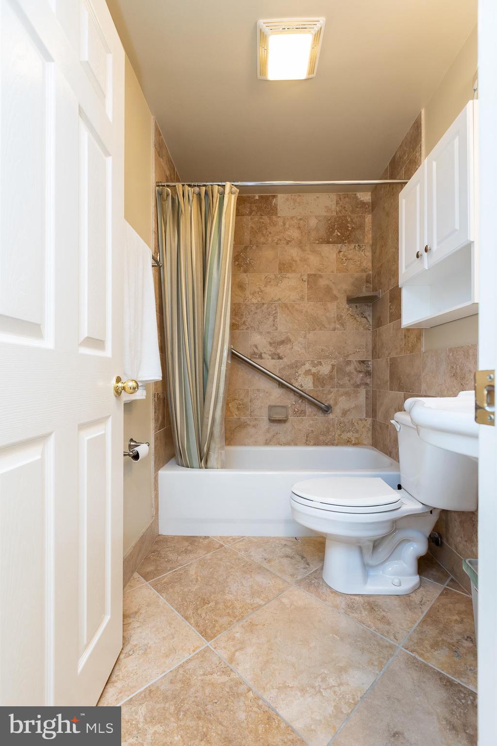 KING FARM WATKINS POND - Residential