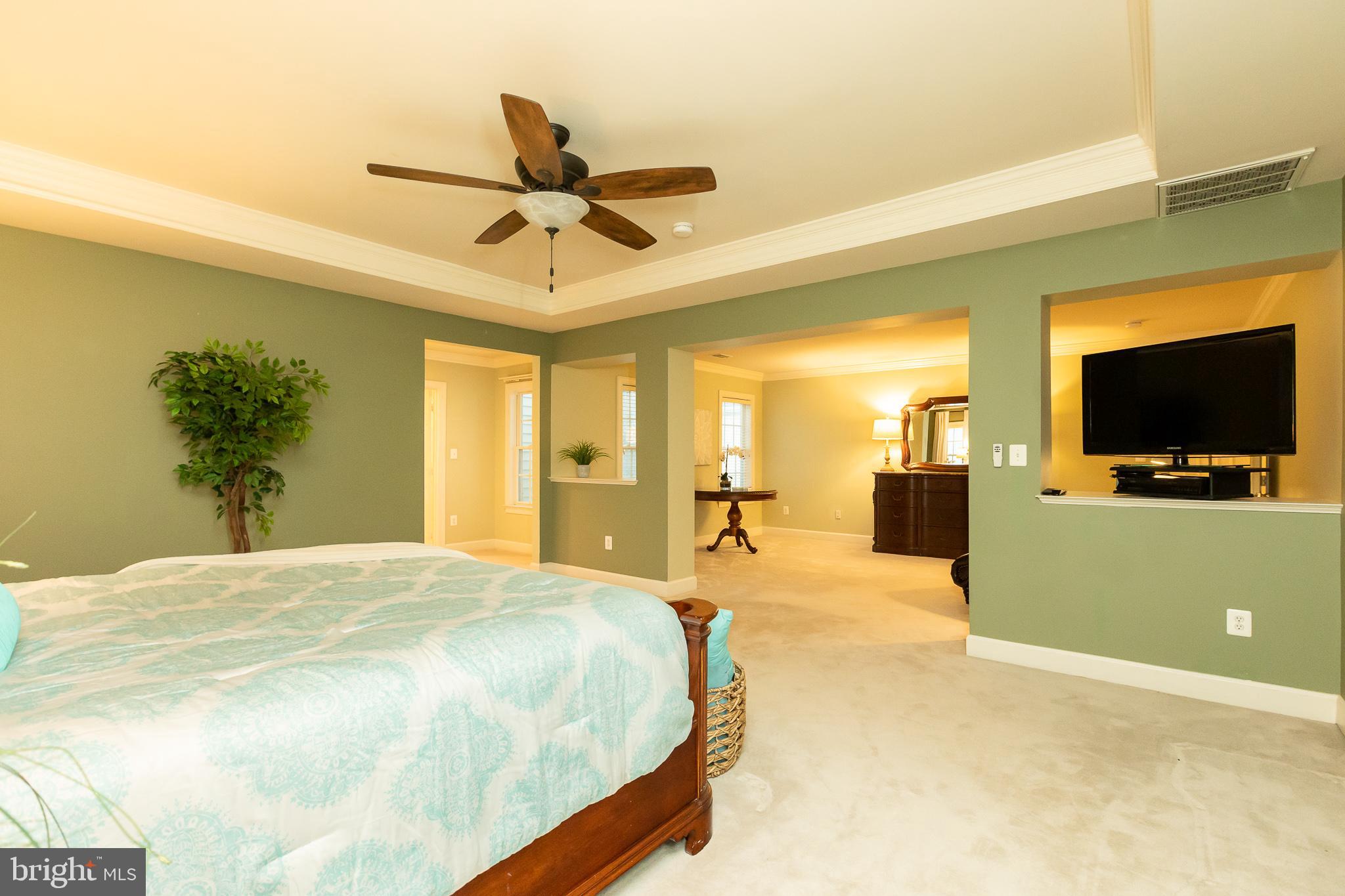 KING FARM WATKINS POND - Residential