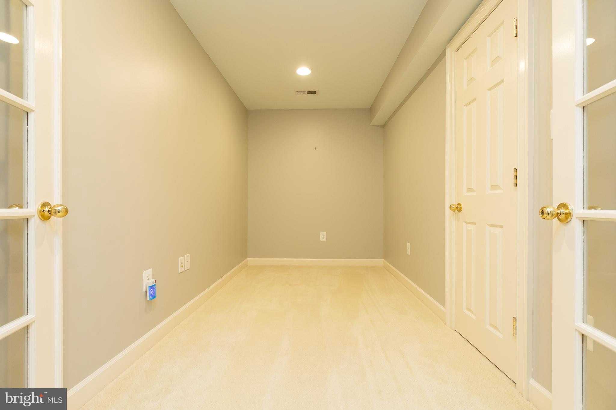 KING FARM WATKINS POND - Residential