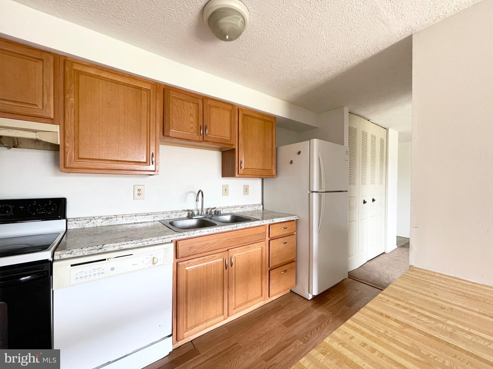 AMBERTOWNE - Residential