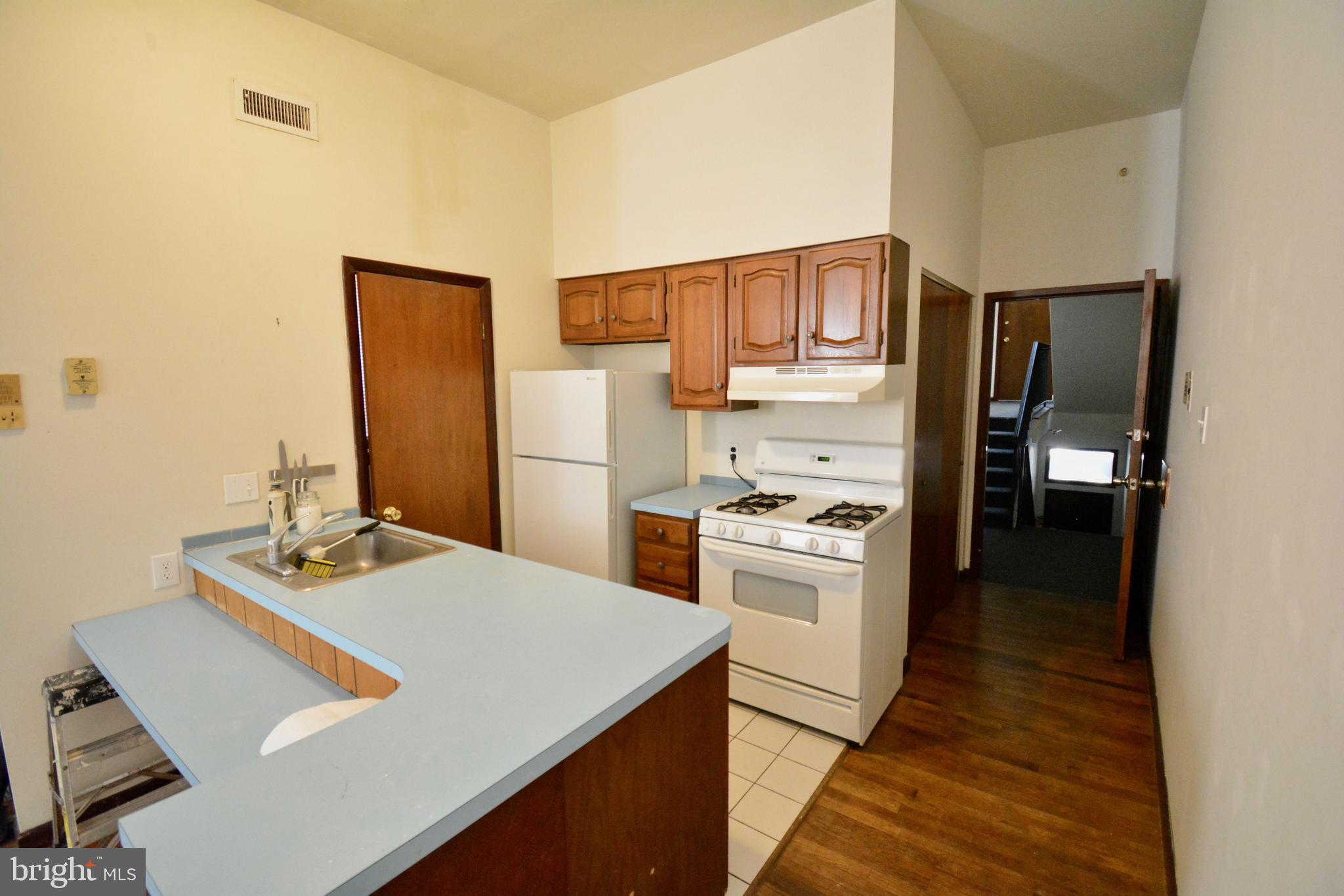 FAIRMOUNT - Residential Lease