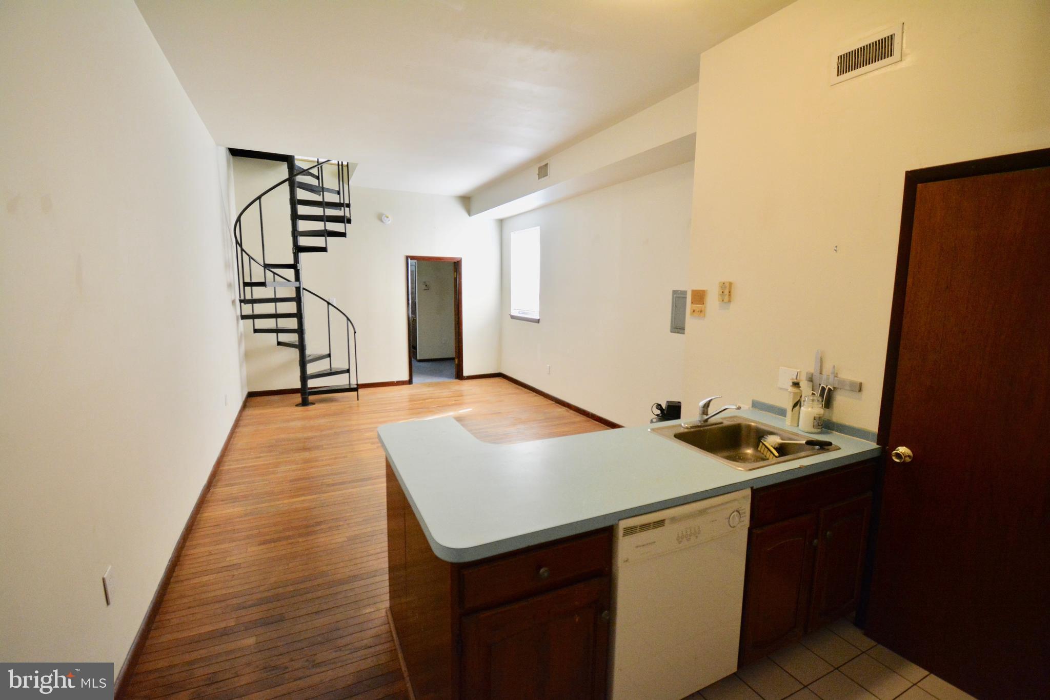 FAIRMOUNT - Residential Lease