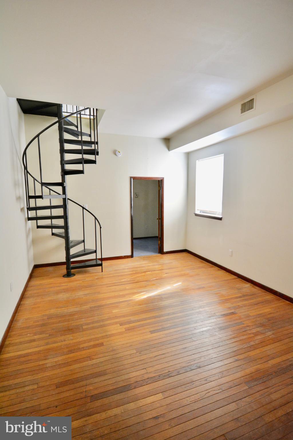 FAIRMOUNT - Residential Lease