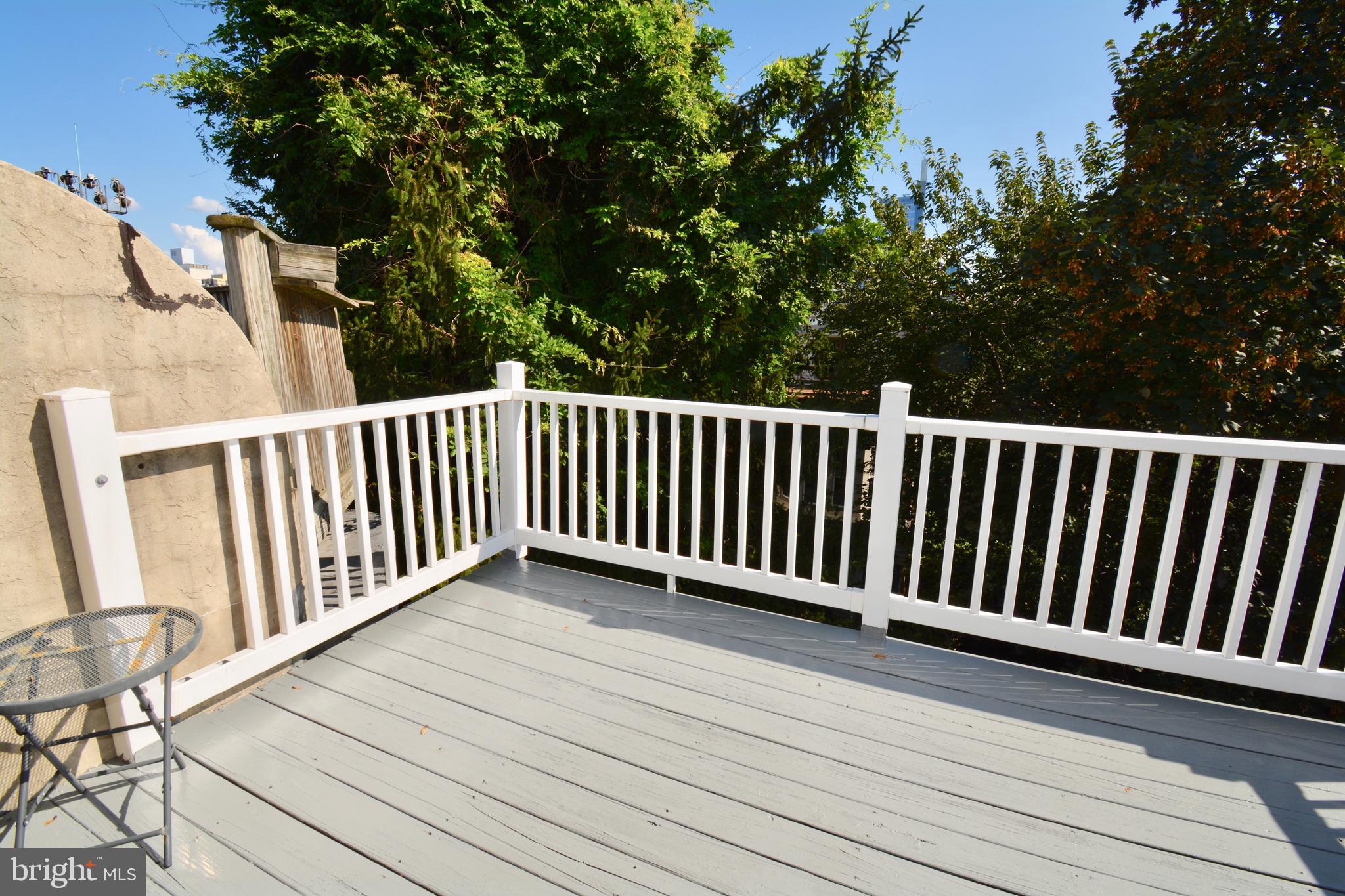 FAIRMOUNT - Residential Lease