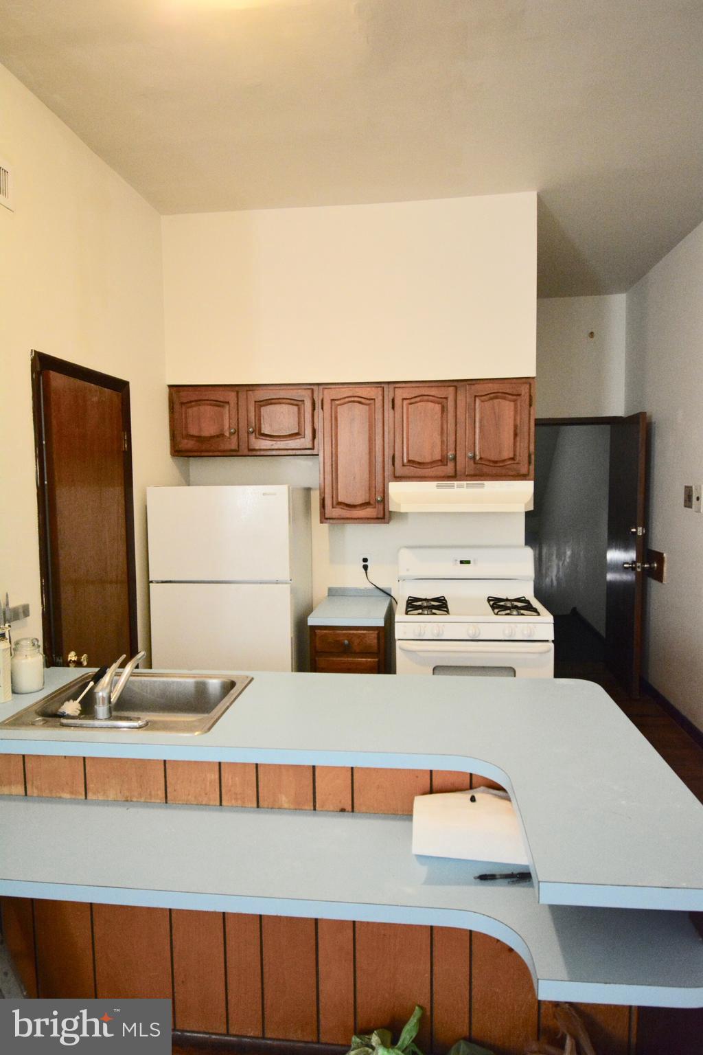 FAIRMOUNT - Residential Lease