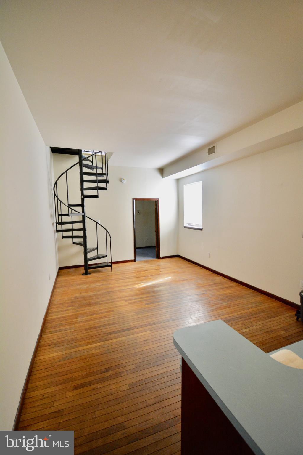 FAIRMOUNT - Residential Lease