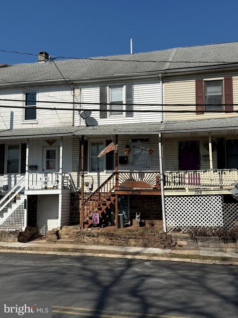 304 MAPLE STREET MANCHESTER PA 17345
