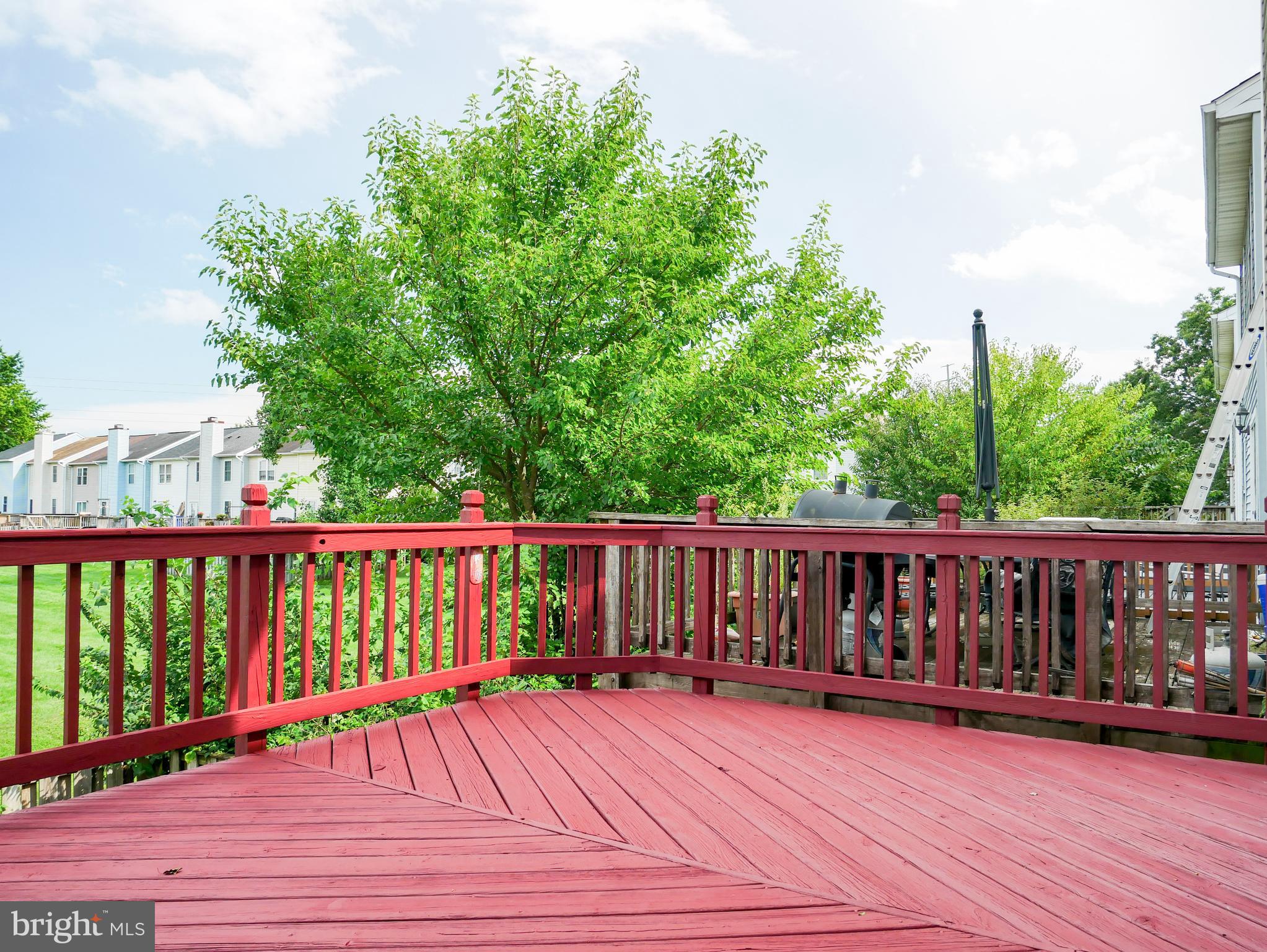 ROBIN MEADOWS - Residential