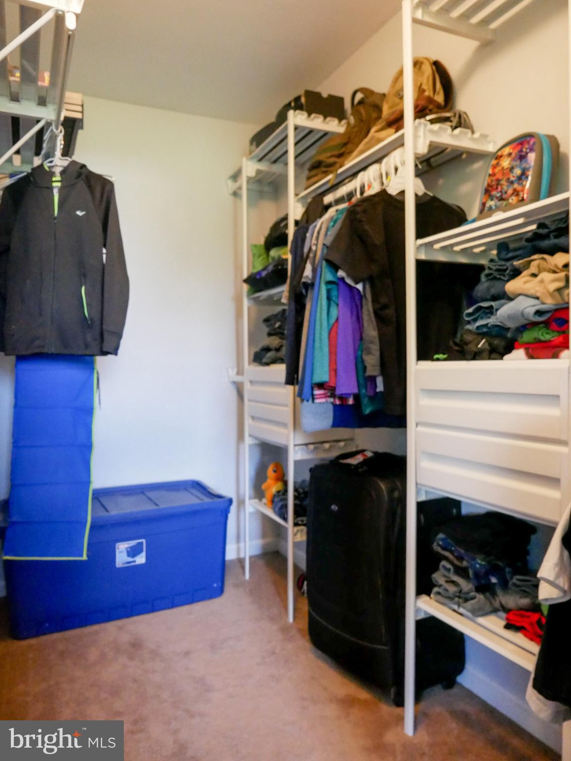 ROBIN MEADOWS - Residential