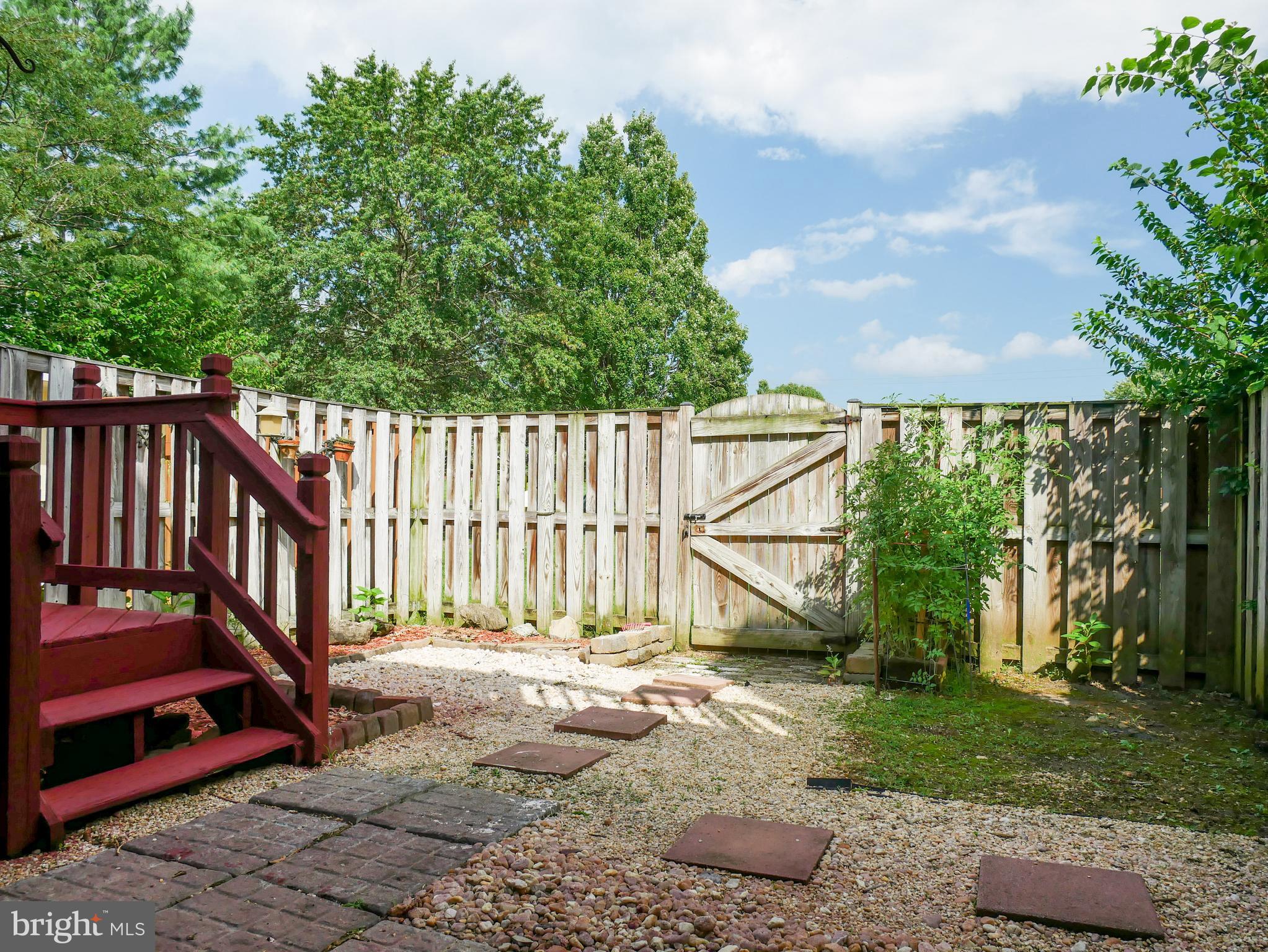 ROBIN MEADOWS - Residential