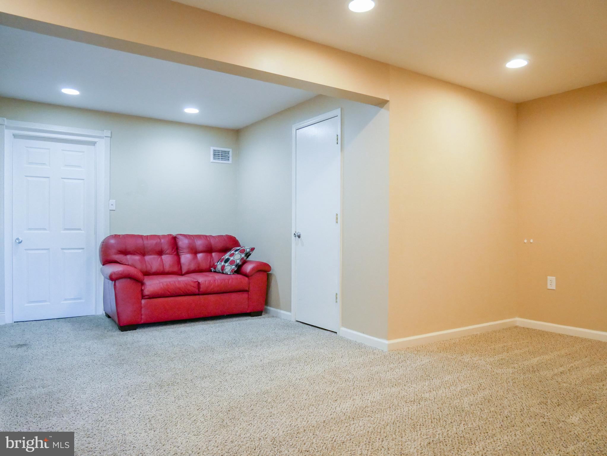 ROBIN MEADOWS - Residential