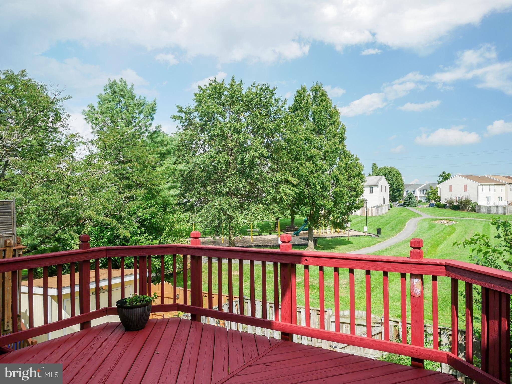 ROBIN MEADOWS - Residential