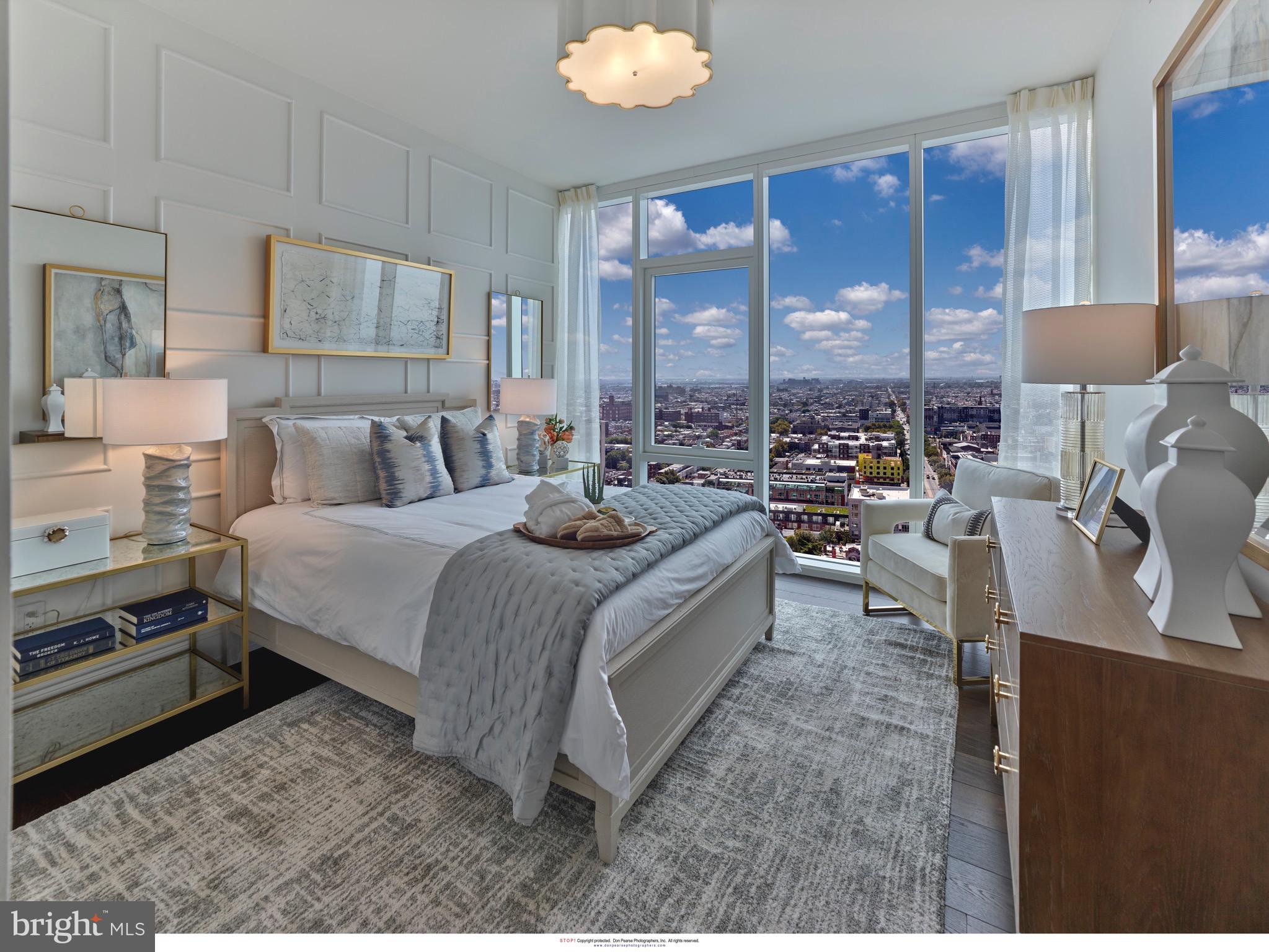 AVENUE OF THE ARTS - Residential