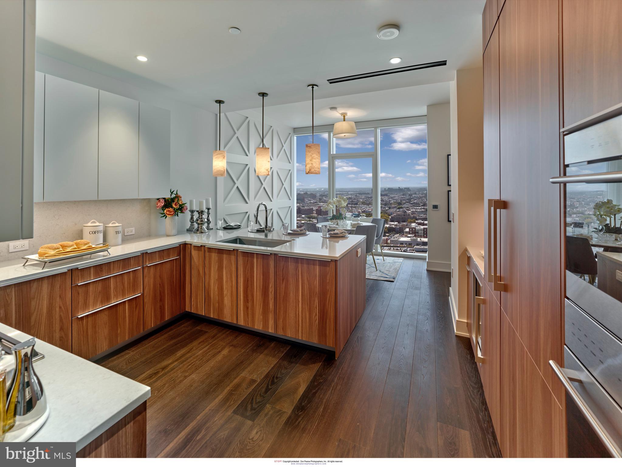 AVENUE OF THE ARTS - Residential